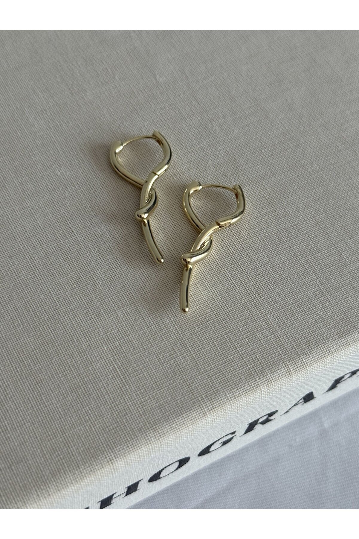 Ateli̇er Emi̇ne Düğüm Model Küpe