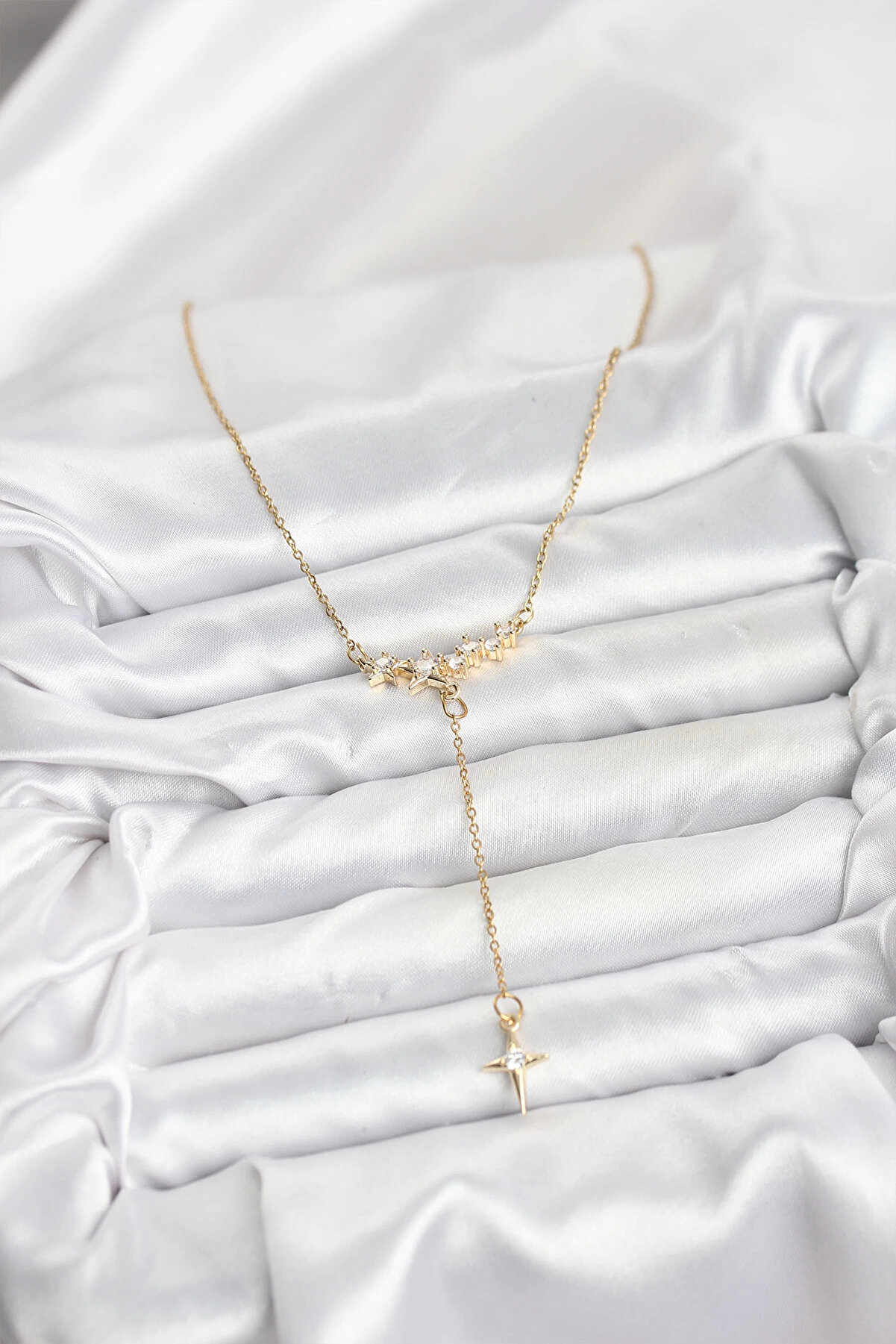 Buti̇k 316L &Ccedil;eli̇k Zi̇nci̇r Gold Renk Yıldız Model Y Kadın Kolye