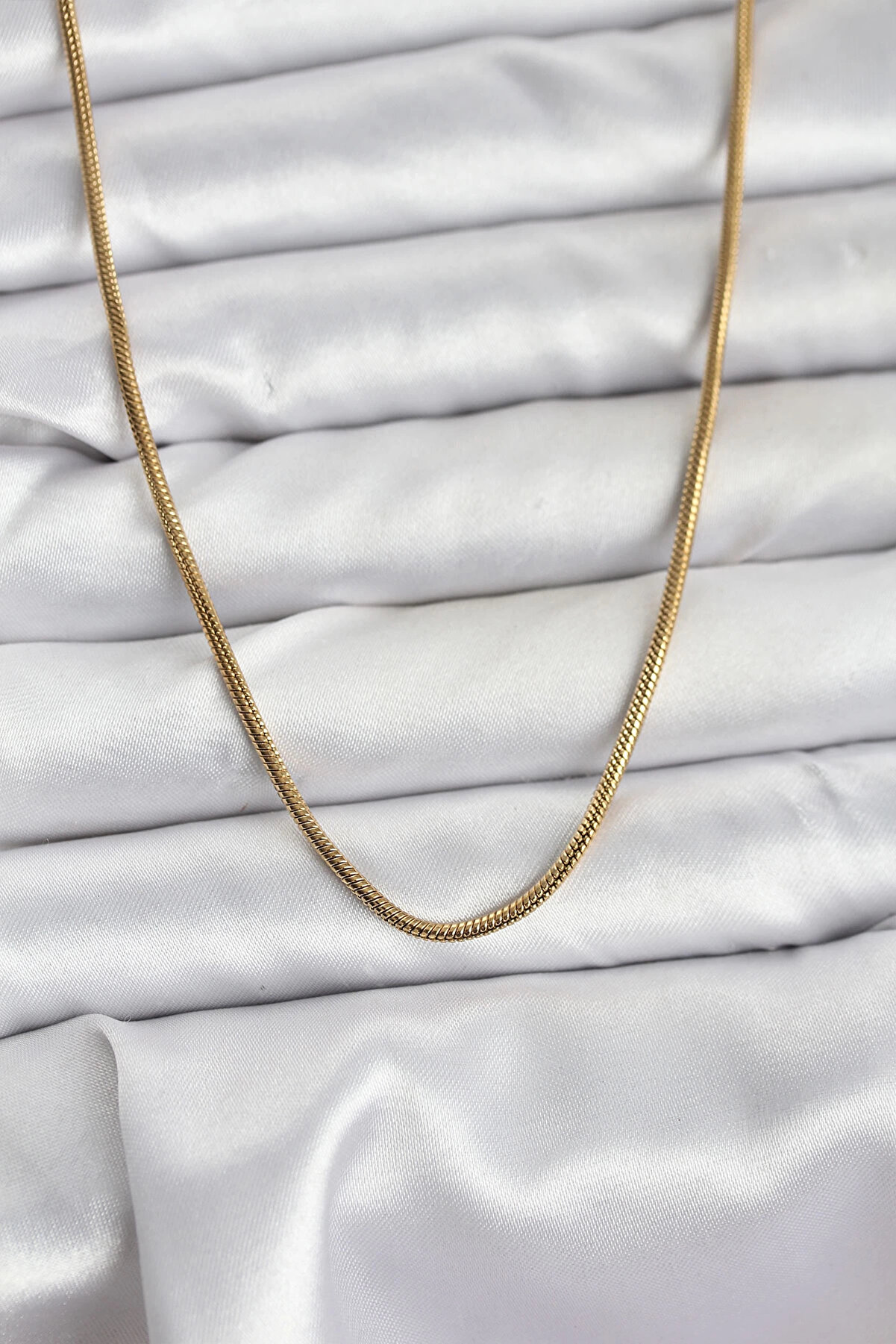 Buti̇k 316L &Ccedil;eli̇k Zi̇nci̇r Gold Renk 60 Cm Yılan Zi̇nci̇r Kadın Kolye