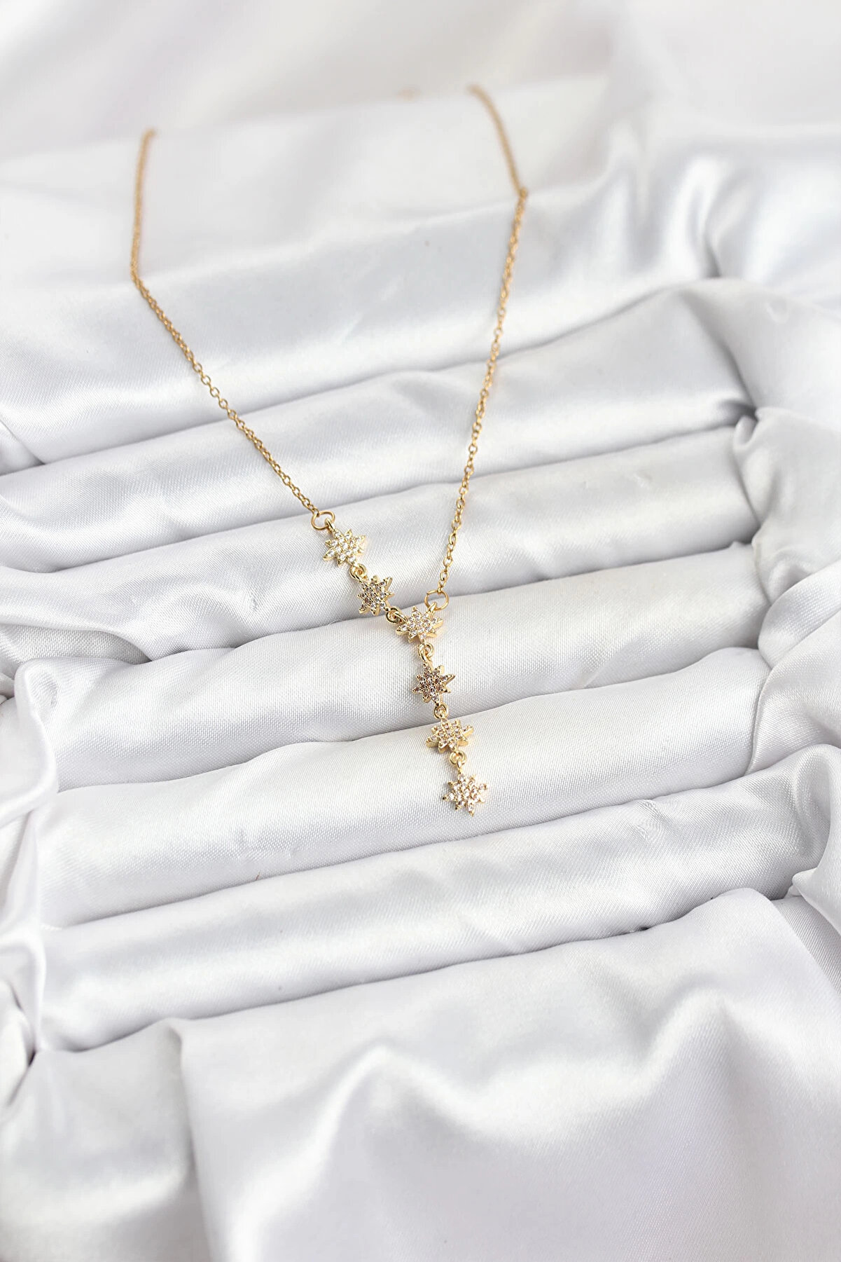 Buti̇k 316L &Ccedil;eli̇k Zi̇nci̇r Gold Renk Kutup Yıldızı Model Kadın Kolye