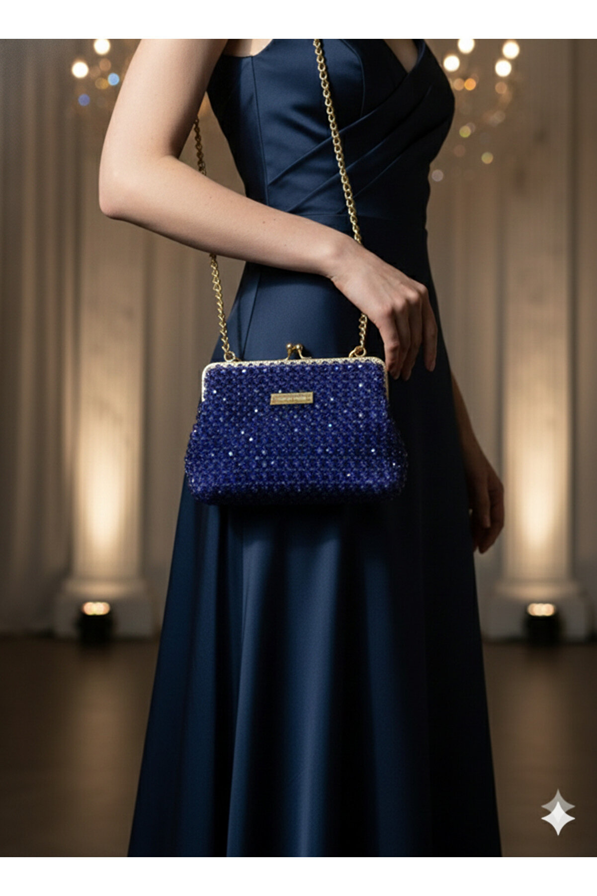Ateli̇er Emi̇ne Mi̇dni̇ght Sapphi̇re Creme – Özel Üreti̇m Kri̇stal Çanta