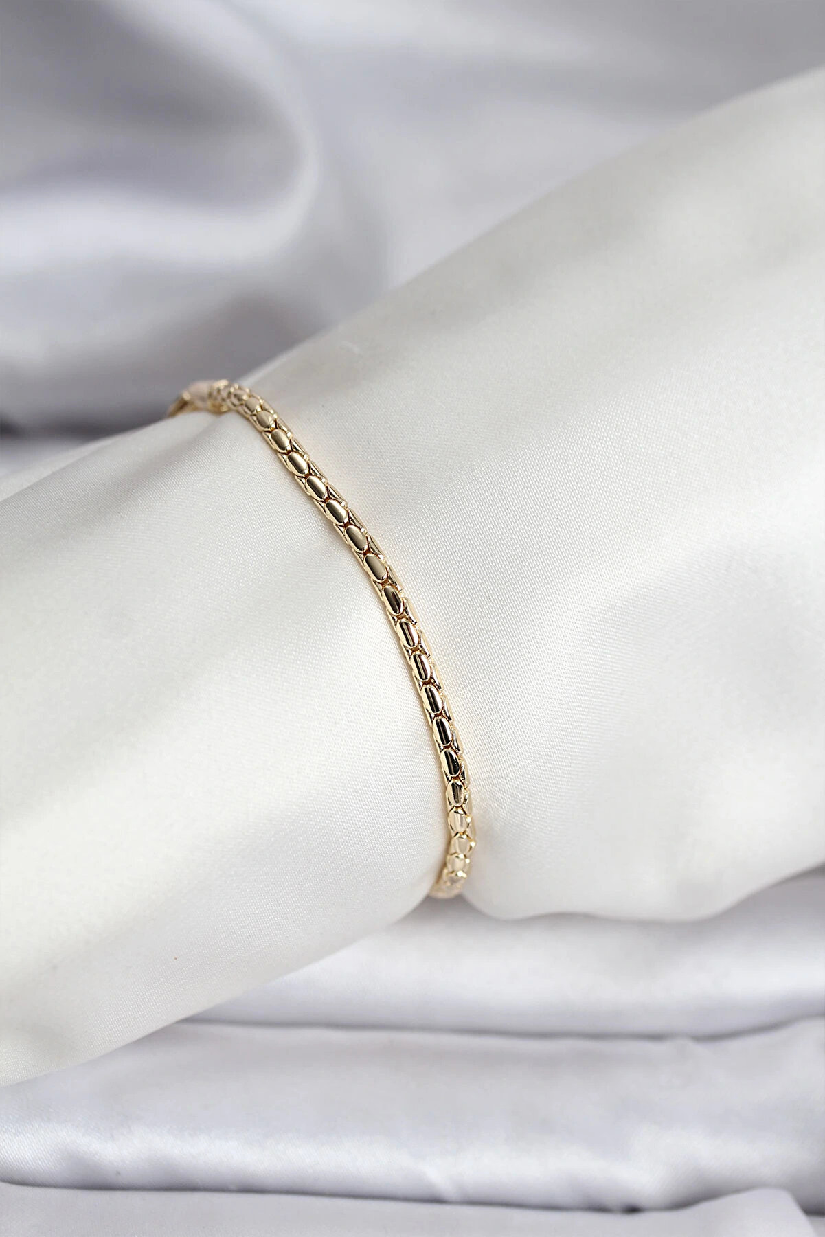 Sorvi̇enne 14K Gold Renk Kaplama Zi̇nci̇rli̇ Model Cm Kadın Bi̇lekli̇k