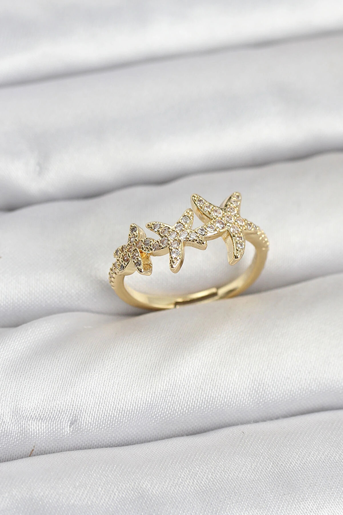 Buti̇k Pi̇ri̇n&ccedil; Yıldız Model Gold Renk Kadın Y&uuml;z&uuml;k