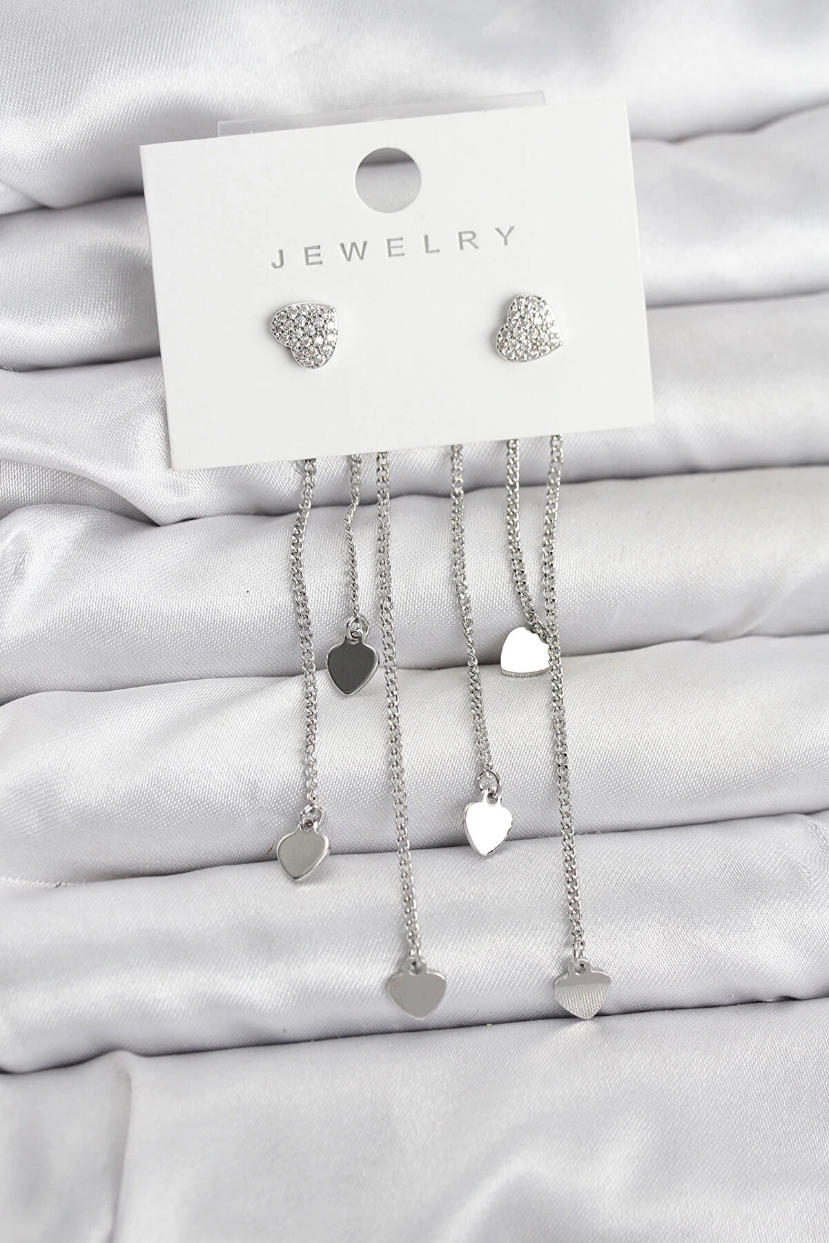 Buti̇k Kalp Model G&uuml;m&uuml;ş Renk Pi̇ri̇n&ccedil; Sallantılı Kadın K&uuml;pe