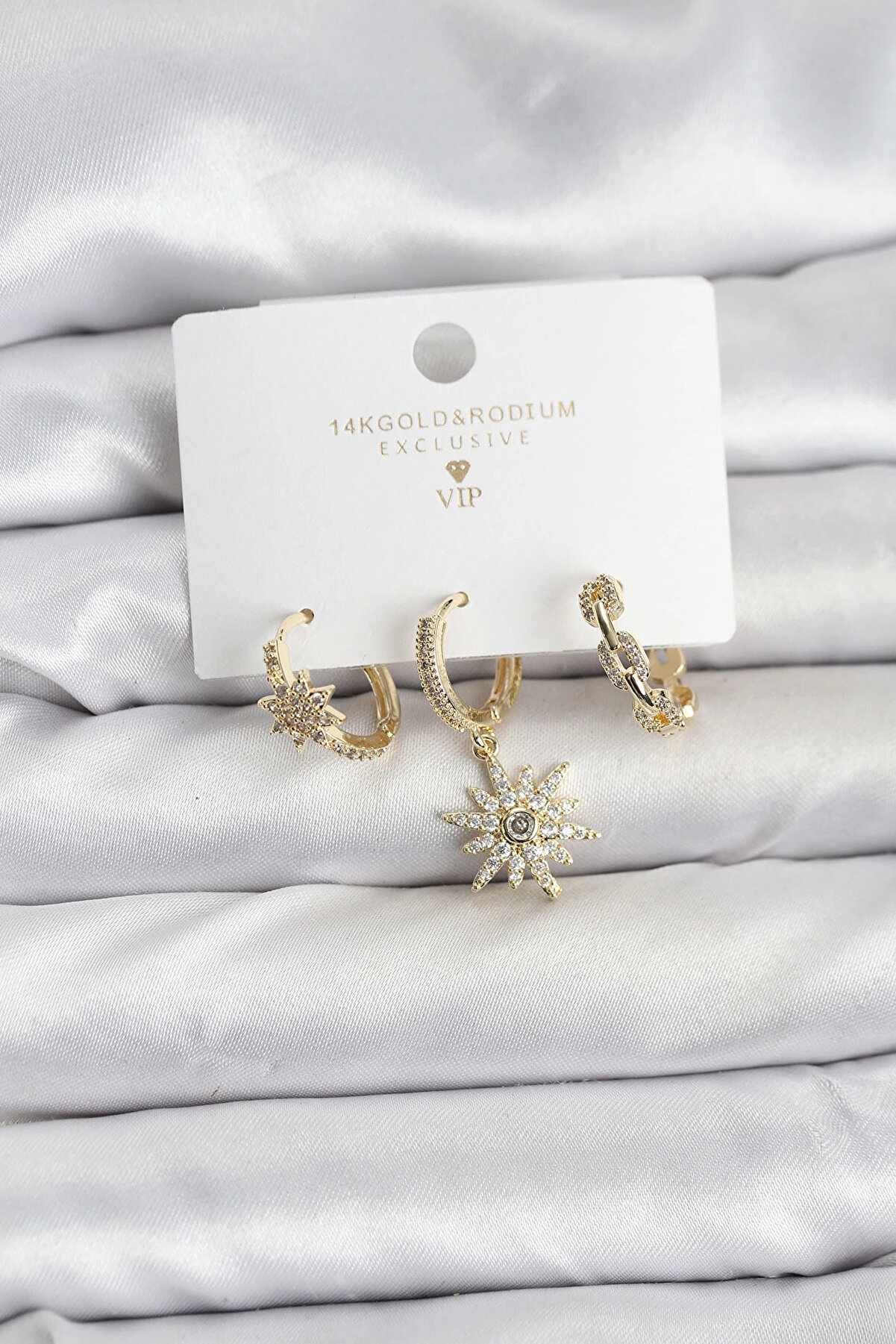 Buti̇k Pi̇ri̇n&ccedil; Gold Renk Kutup Yıldızı Model 3 L&uuml; Kadın K&uuml;pe Seti̇