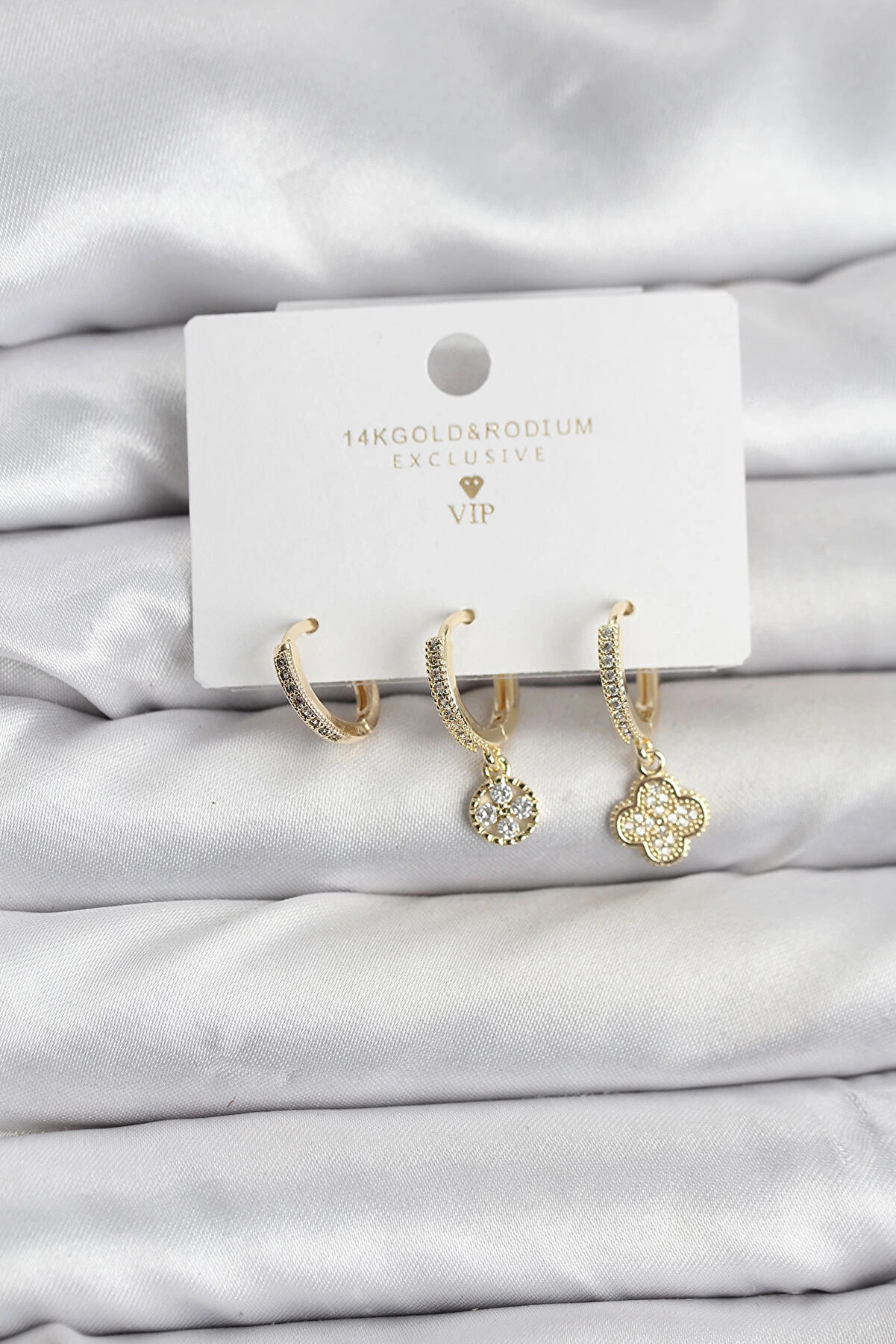 Buti̇k Pi̇ri̇n&ccedil; Gold Renk Yonca Model 3 L&uuml; Kadın K&uuml;pe Seti̇