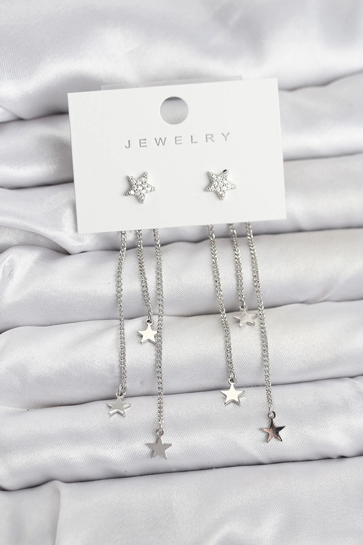 Buti̇k Yıldız Model G&uuml;m&uuml;ş Renk Pi̇ri̇n&ccedil; Sallantılı Kadın K&uuml;pe