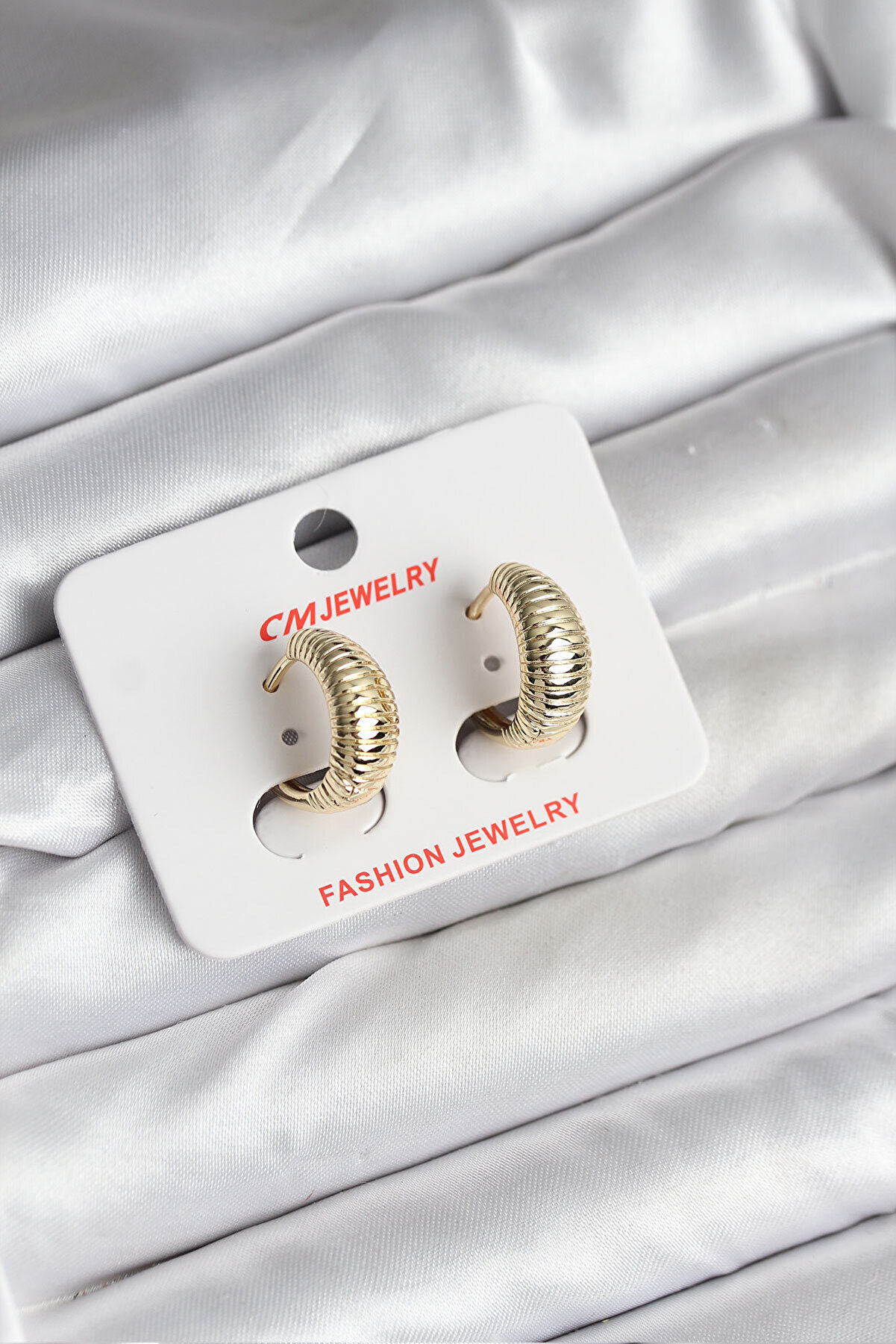 Herşeyburdamoda 14K Gold Renk Kaplama Cm Kadın K&uuml;pe