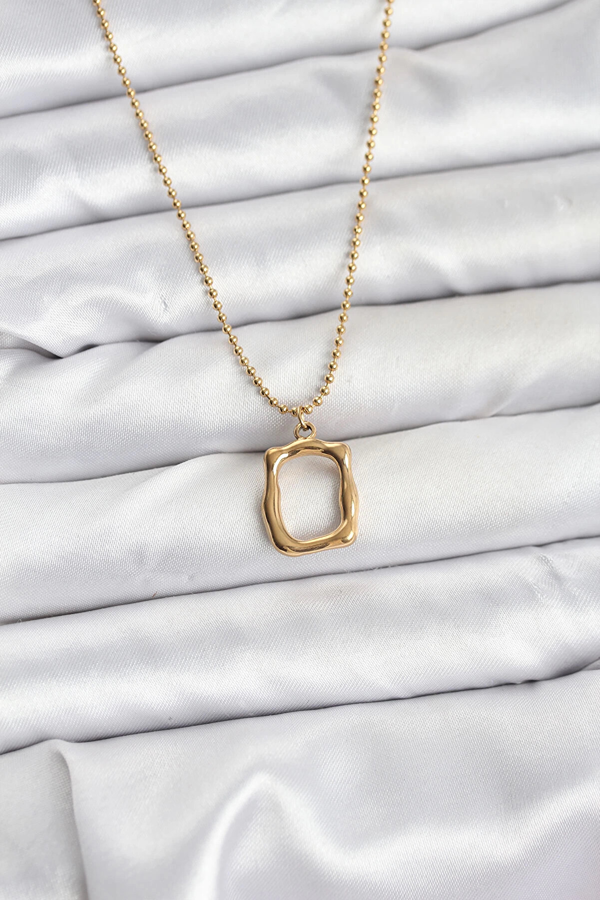 Buti̇k 316L &Ccedil;eli̇k Zi̇nci̇r Gold Renk Model Kadın Kolye