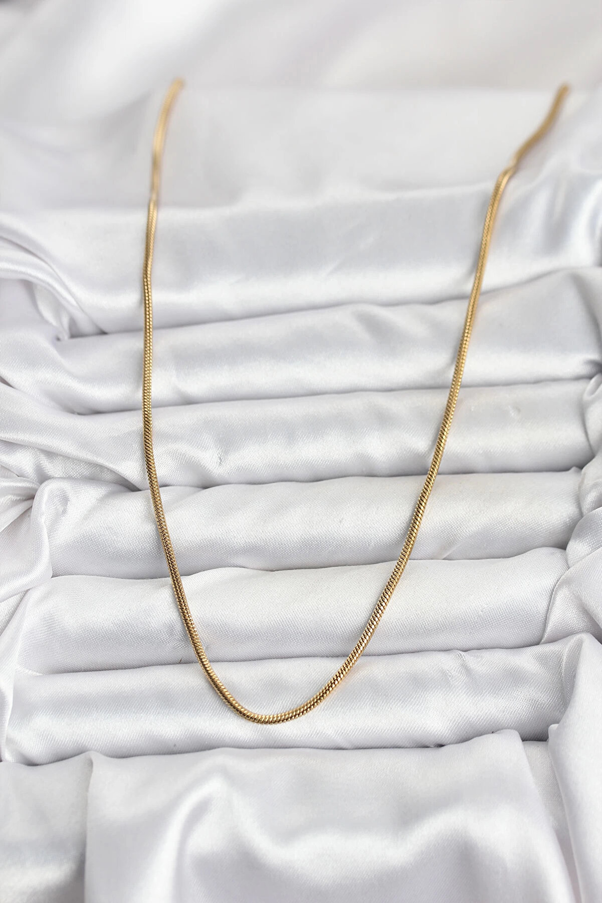 Buti̇k 316L &Ccedil;eli̇k Zi̇nci̇r Gold Renk 60 Cm Yılan Zi̇nci̇r Kadın Kolye