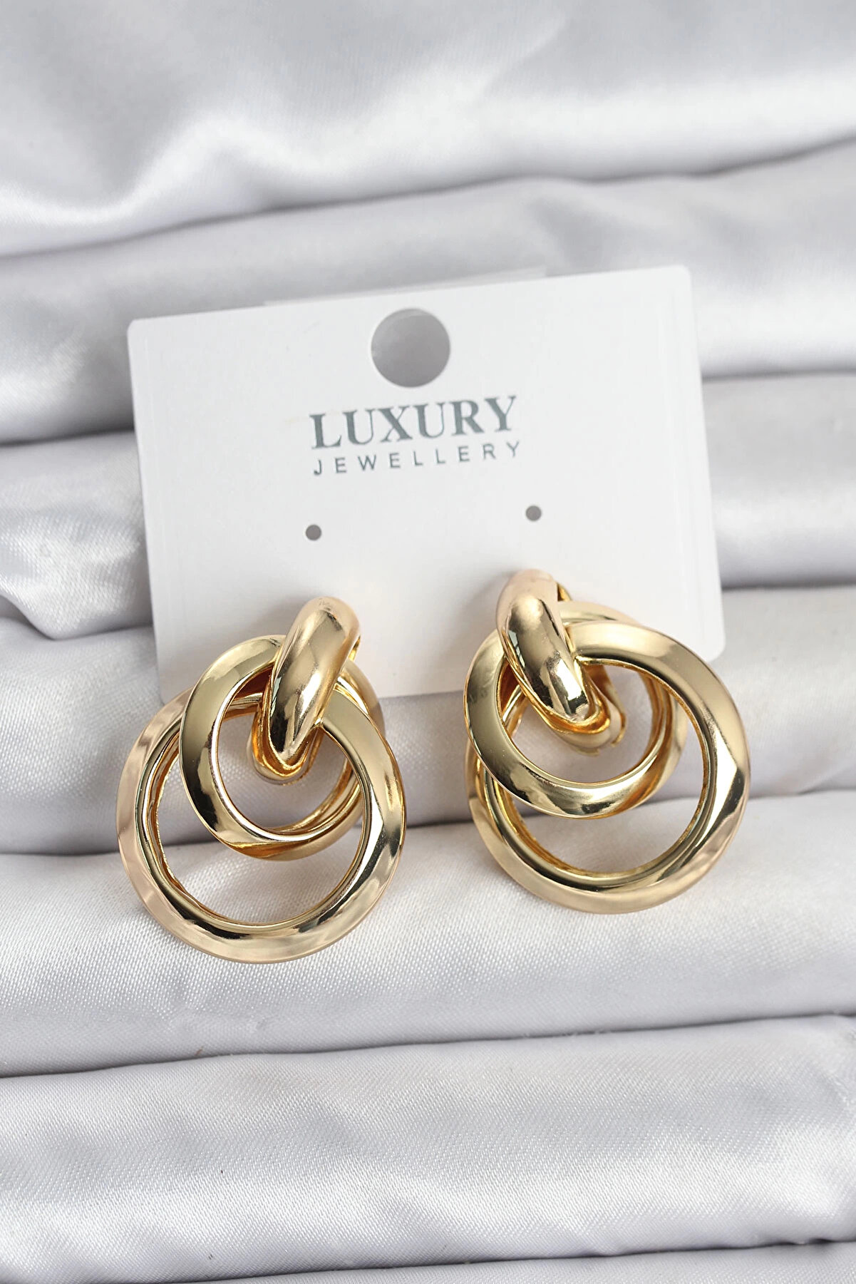 Buti̇k Gold Renk Halka Model Pi̇ri̇n&ccedil; Kadın K&uuml;pe