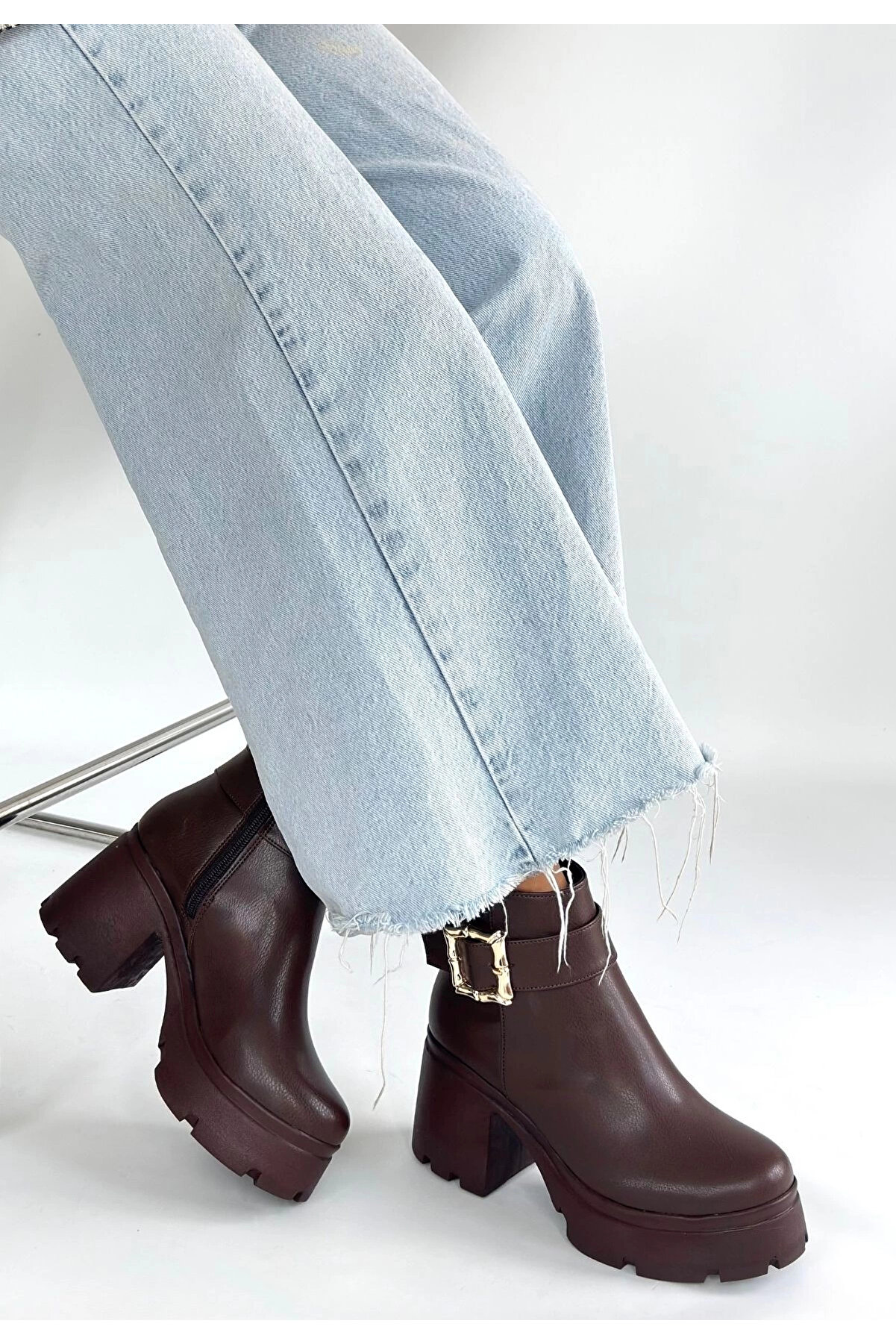 Buti̇k Pi̇nma Kahverengi̇ Ci̇lt Topuklu Bot