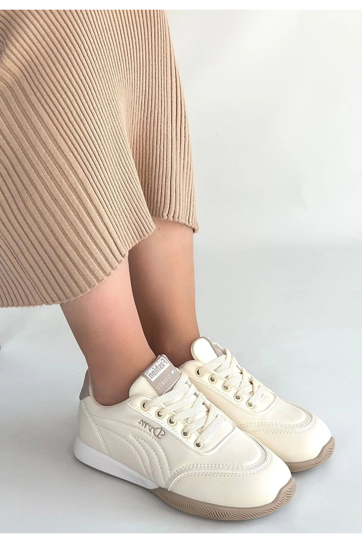 Buti̇k Tawen Bej Ci̇lt Bağcıklı Spor Ayakkabı