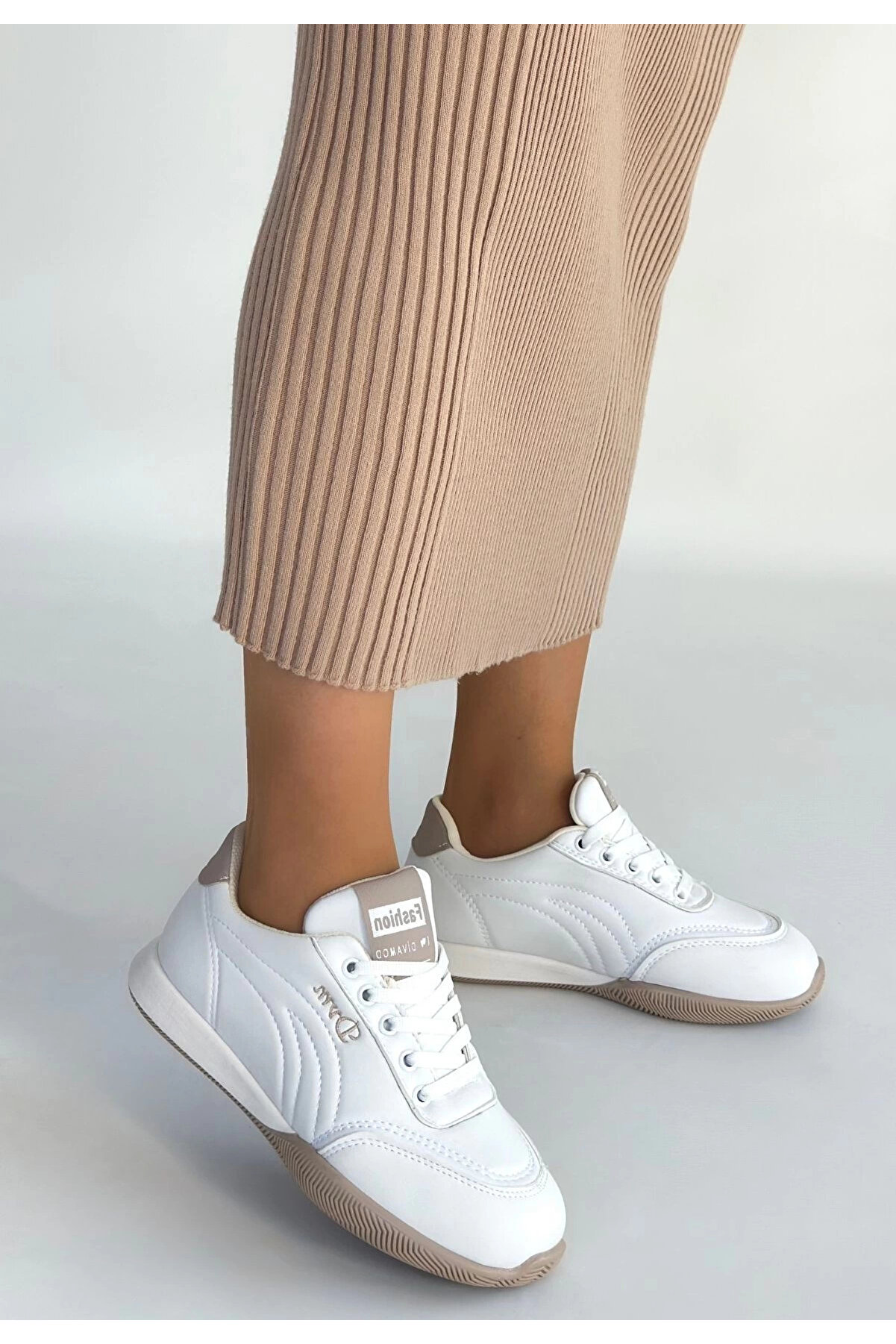 Buti̇k Tawen Beyaz Ci̇lt Bağcıklı Spor Ayakkabı