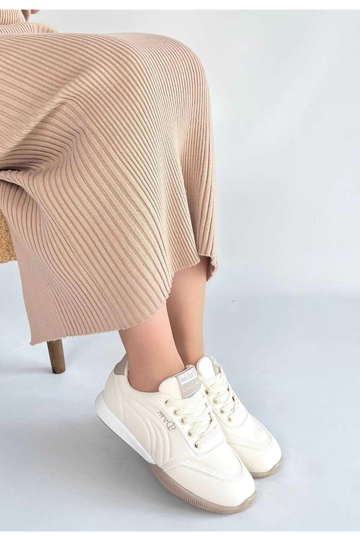 Buti̇k Tawen Bej Ci̇lt Bağcıklı Spor Ayakkabı