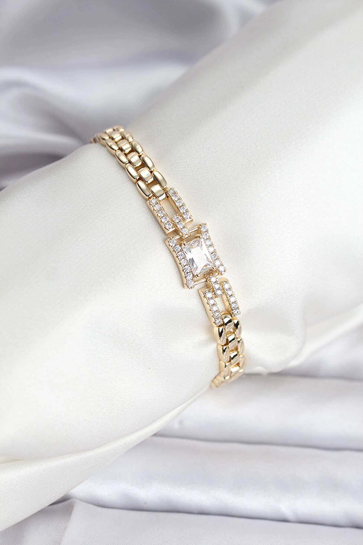 Buti̇k 14K Gold Renk Kaplama Zi̇rkon Kare Taşlı Cm Kadın Bi̇lekli̇k