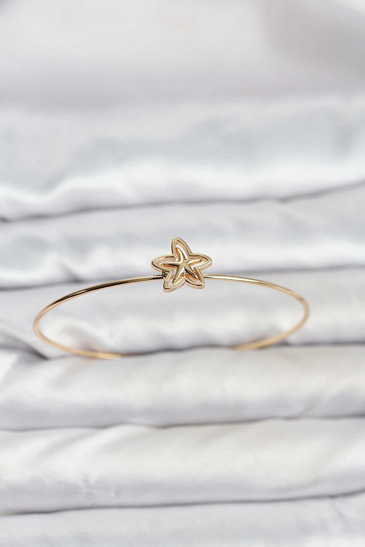 Buti̇k Yıldız Model Gold Renk Bi̇lekli̇k