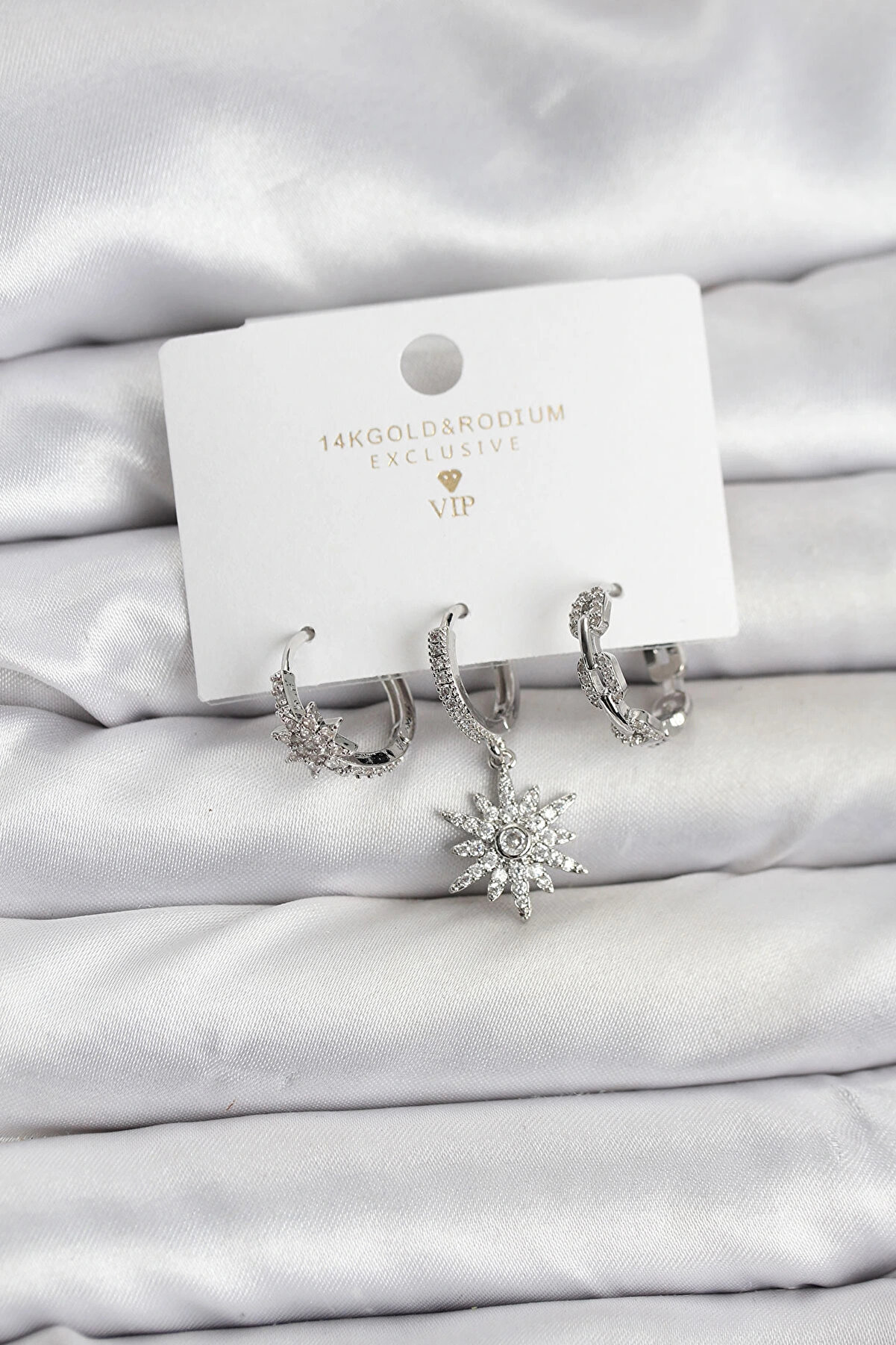 Buti̇k Pi̇ri̇n&ccedil; G&uuml;m&uuml;ş Renk Kutup Yıldızı Model 3 L&uuml; Kadın K&uuml;pe Seti̇