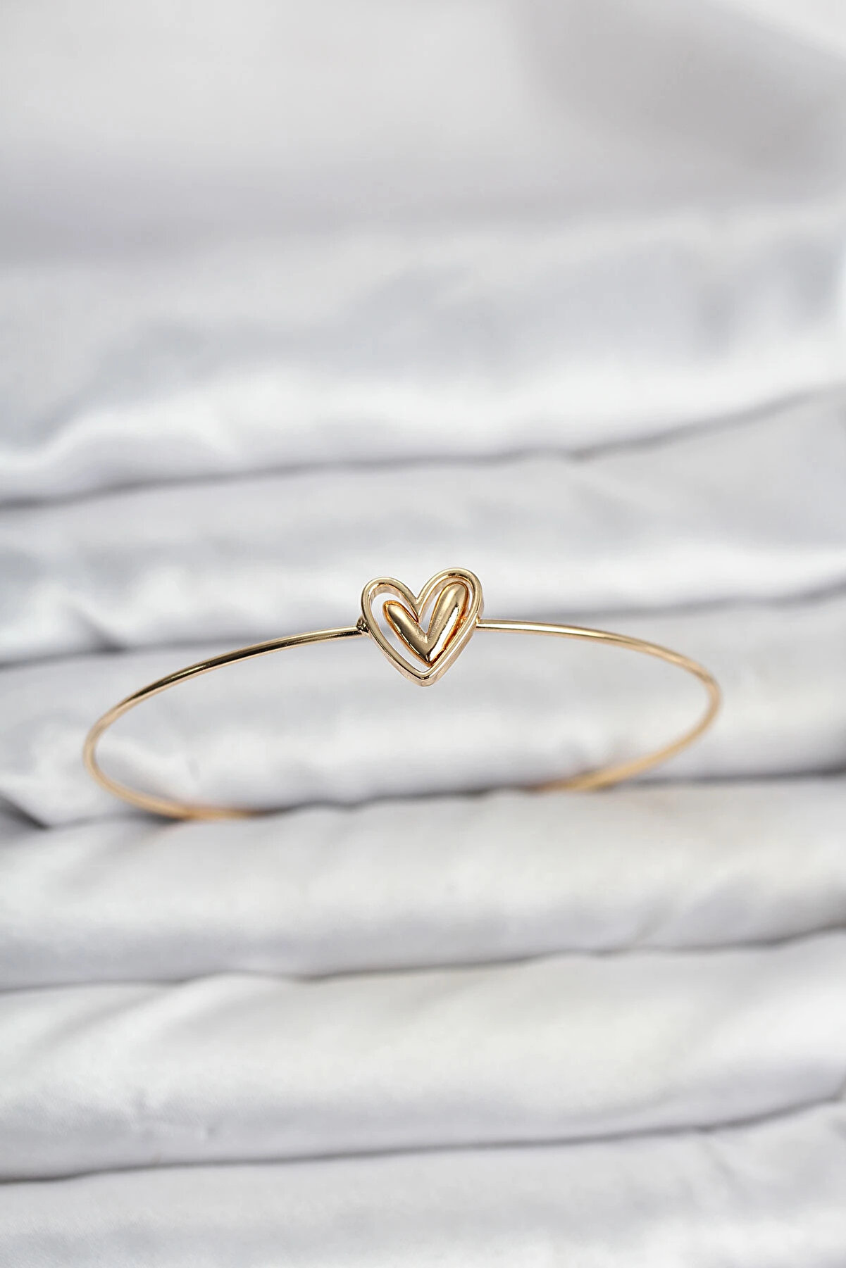 Buti̇k Kalp Model Gold Renk Bi̇lekli̇k