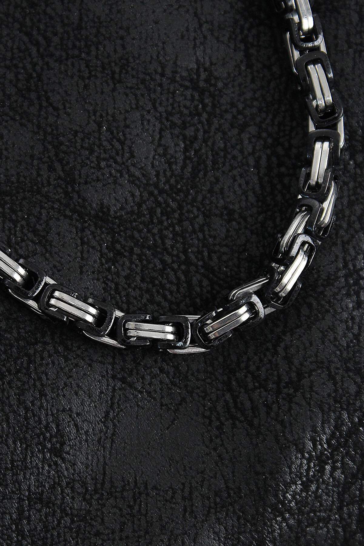 Buti̇k 316L &Ccedil;eli̇k Kral Zi̇nci̇r Model G&uuml;m&uuml;ş Renk Erkek Kolye