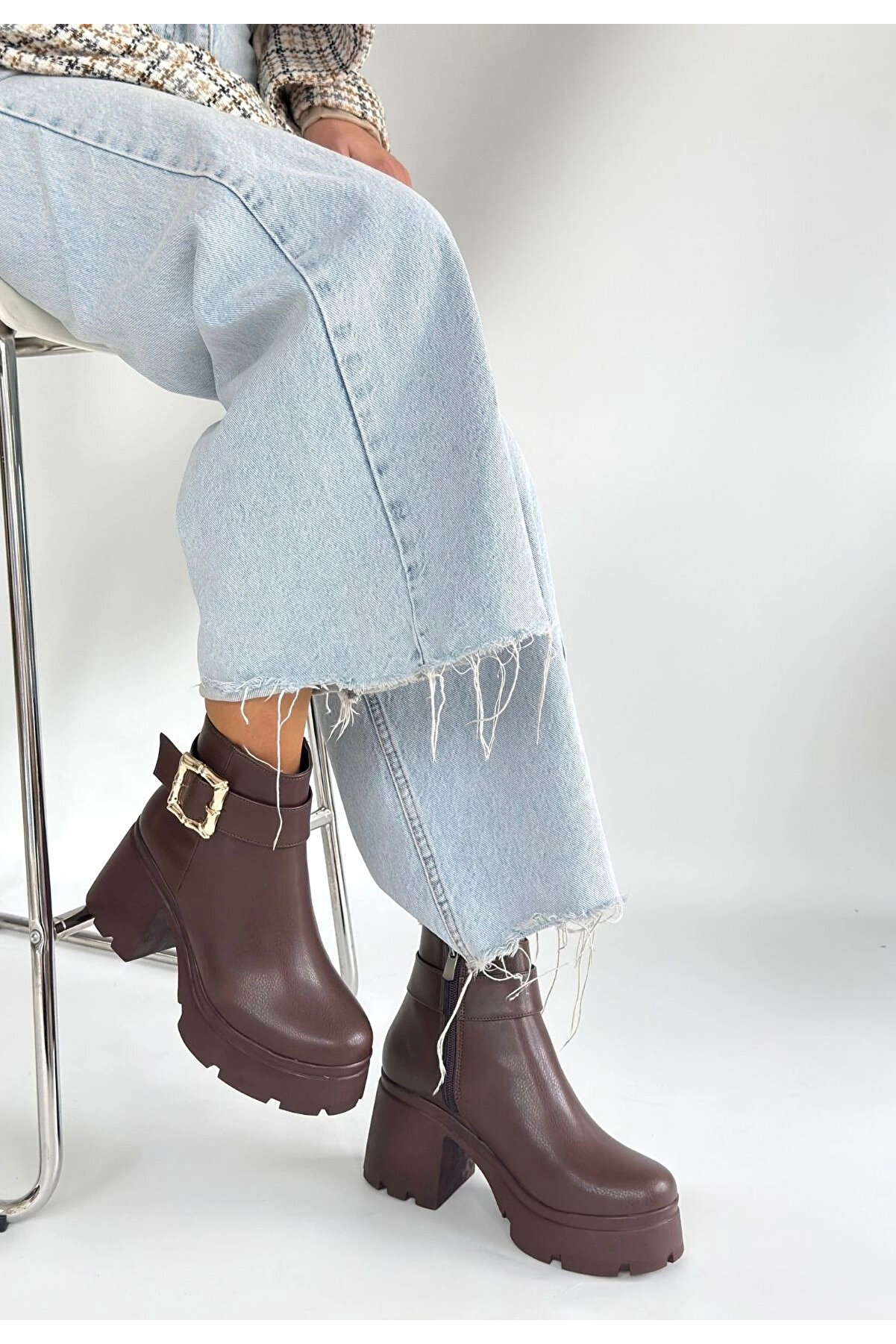 Buti̇k Pi̇nma Kahverengi̇ Ci̇lt Topuklu Bot