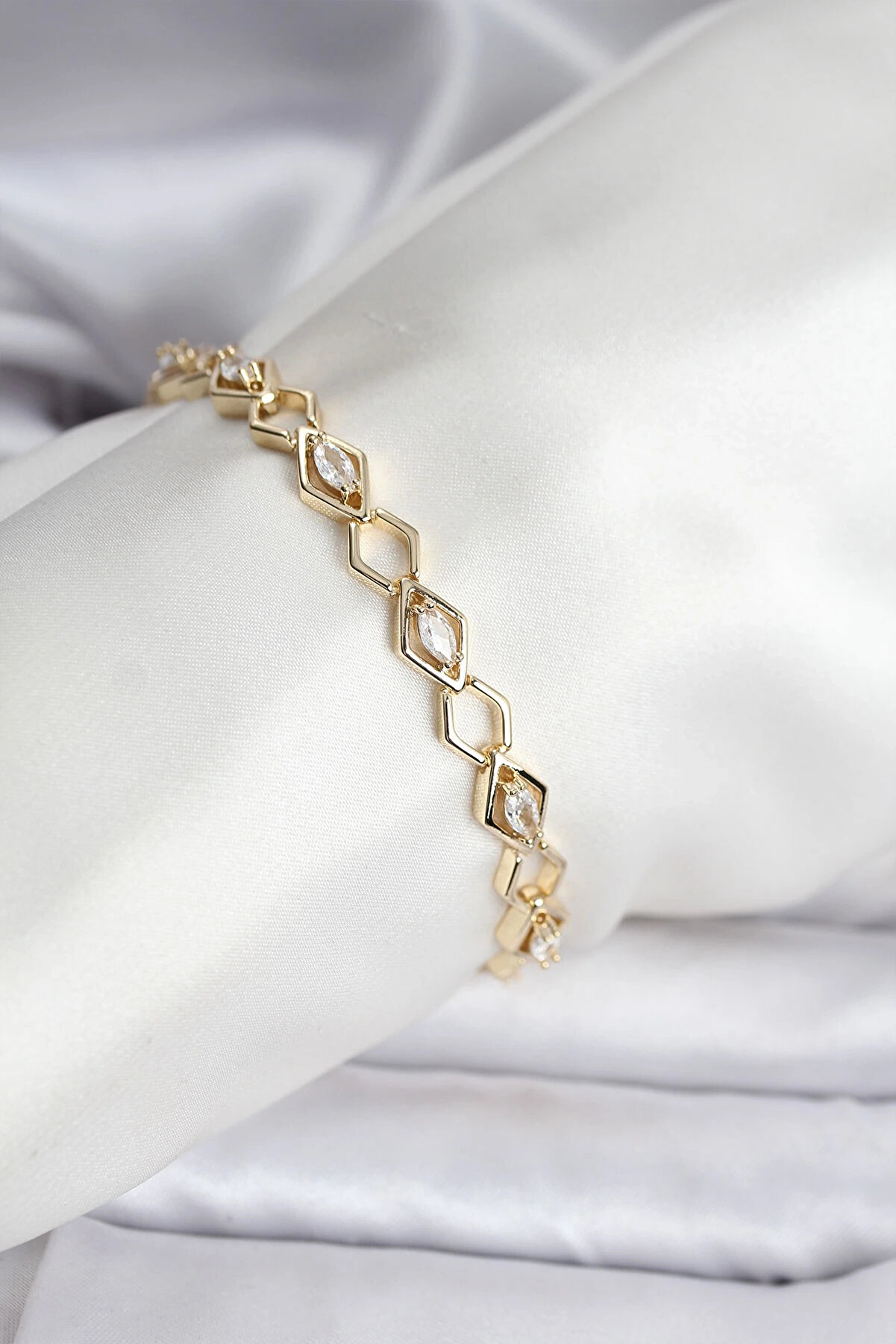 Toptan Bulurum Bfs 14K Gold Renk Kaplama Baklava Di̇li̇m Model Kadın Bi̇lekli̇k