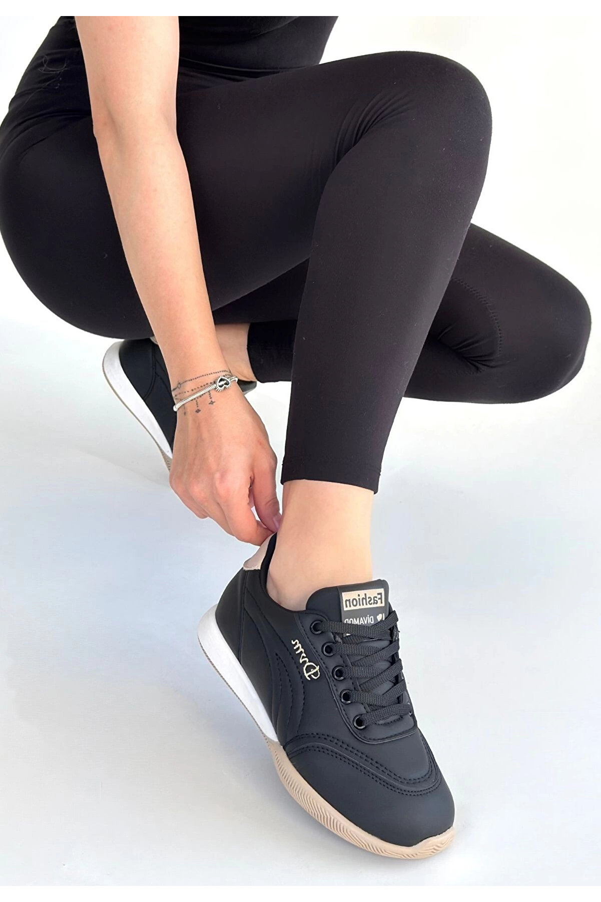 Buti̇k Tawen Si̇yah Ci̇lt Bej Tabanlı Bağcıklı Spor Ayakkabı