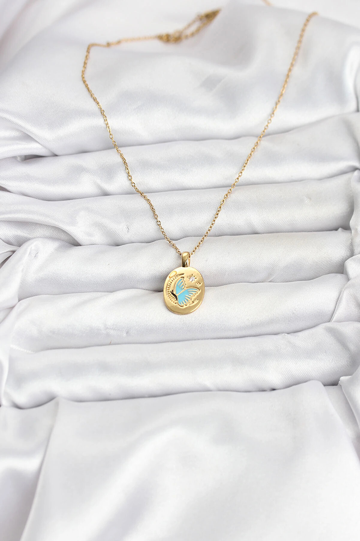 Buti̇k 316L &Ccedil;eli̇k Zi̇nci̇r Gold Renk Kelebek Fi̇g&uuml;r Kadın Kolye