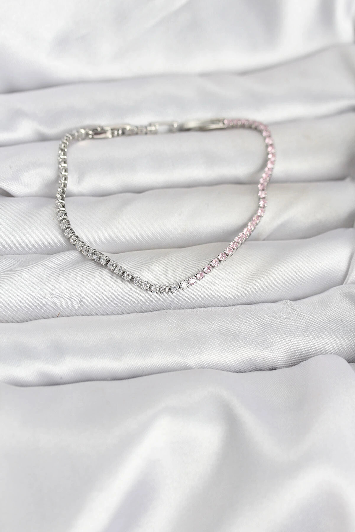 Buti̇k Pembe Ve Beyaz Zi̇rkon Taşlı G&uuml;m&uuml;ş Renk Su Yolu Kadın Bi̇lekli̇k