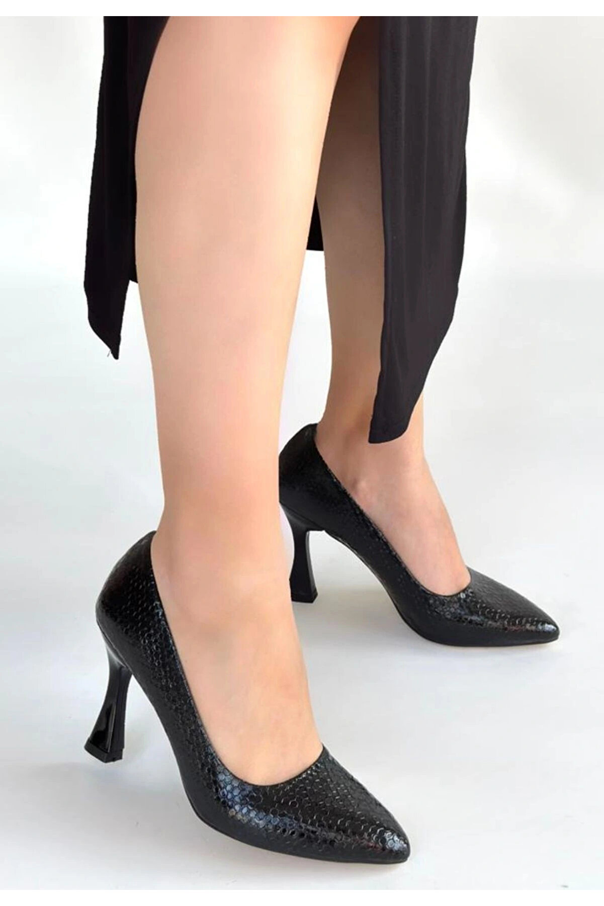 Buti̇k Meri̇o Si̇yah Baskılı Rugan Topuklu Ayakkabı
