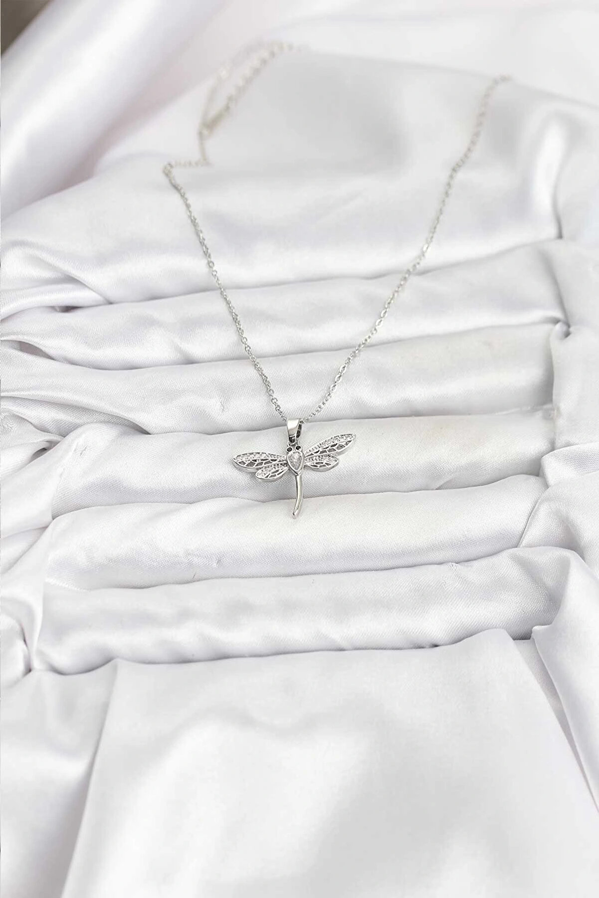 Buti̇k 316L &Ccedil;eli̇k Zi̇nci̇r G&uuml;m&uuml;ş Renk Yusuf&ccedil;uk Model Kadın Kolye