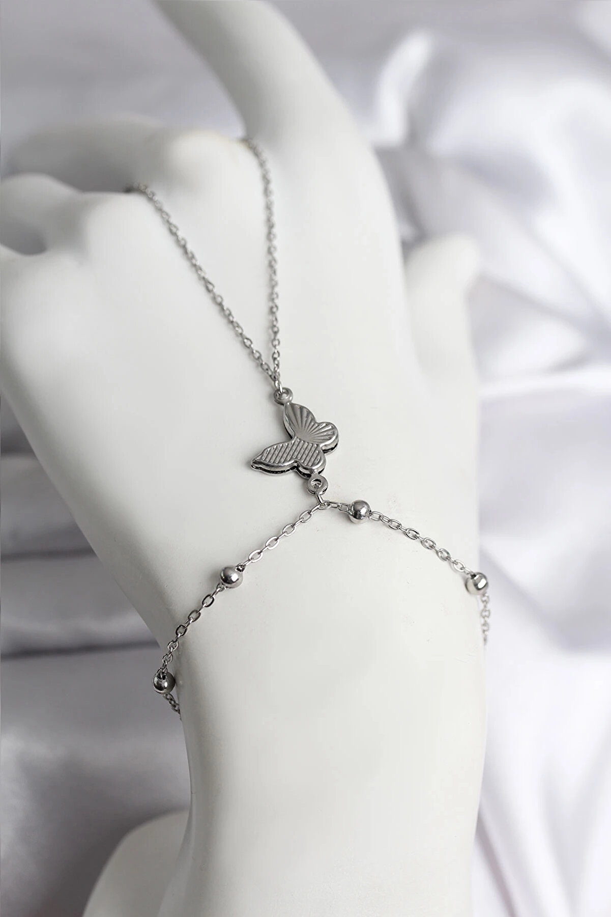 Buti̇k 316L &Ccedil;eli̇k G&uuml;m&uuml;ş Renk Kelebek Model Kadın Şahmeran