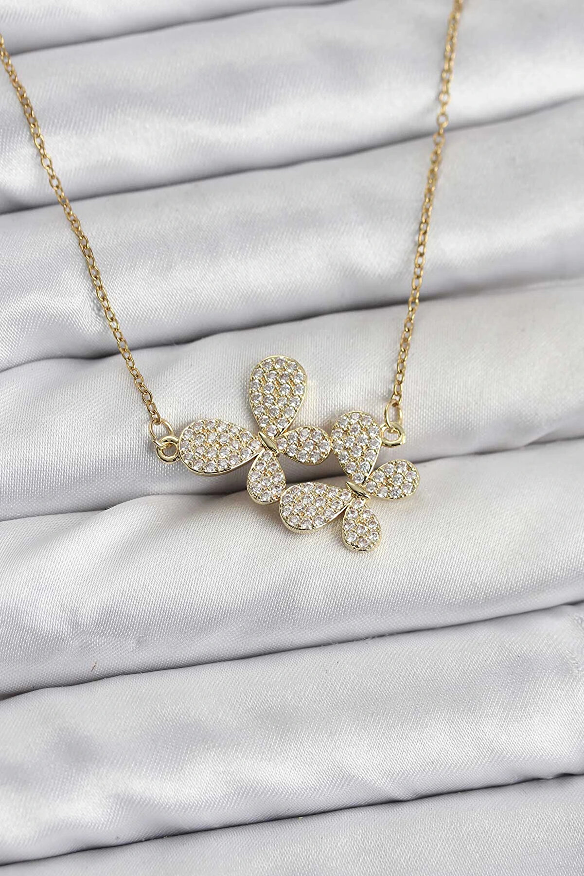 Buti̇k 316L &Ccedil;eli̇k Zi̇nci̇r Gold Renk Zi̇rkon Taşlı Kelebek Model Kadın Kolye