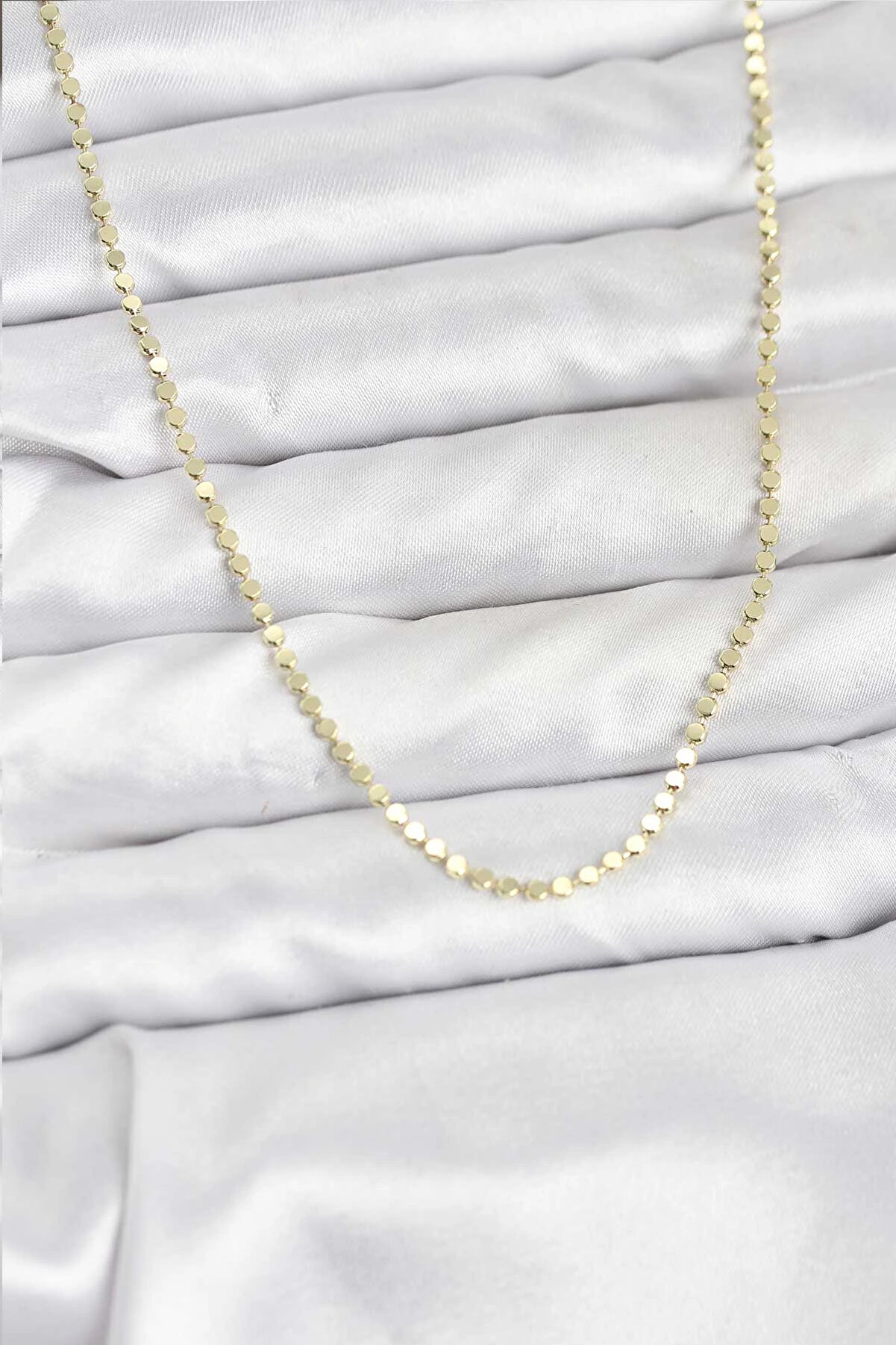 Buti̇k 316L &Ccedil;eli̇k Gold Renk İnce Ezme Zi̇nci̇r Kadın Kolye