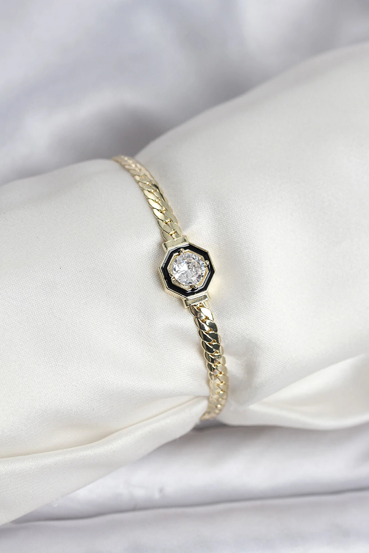 Buti̇k Pi̇ri̇n&ccedil; Gold Renk Zi̇rkon Taşlı Kadın Bi̇lekli̇k