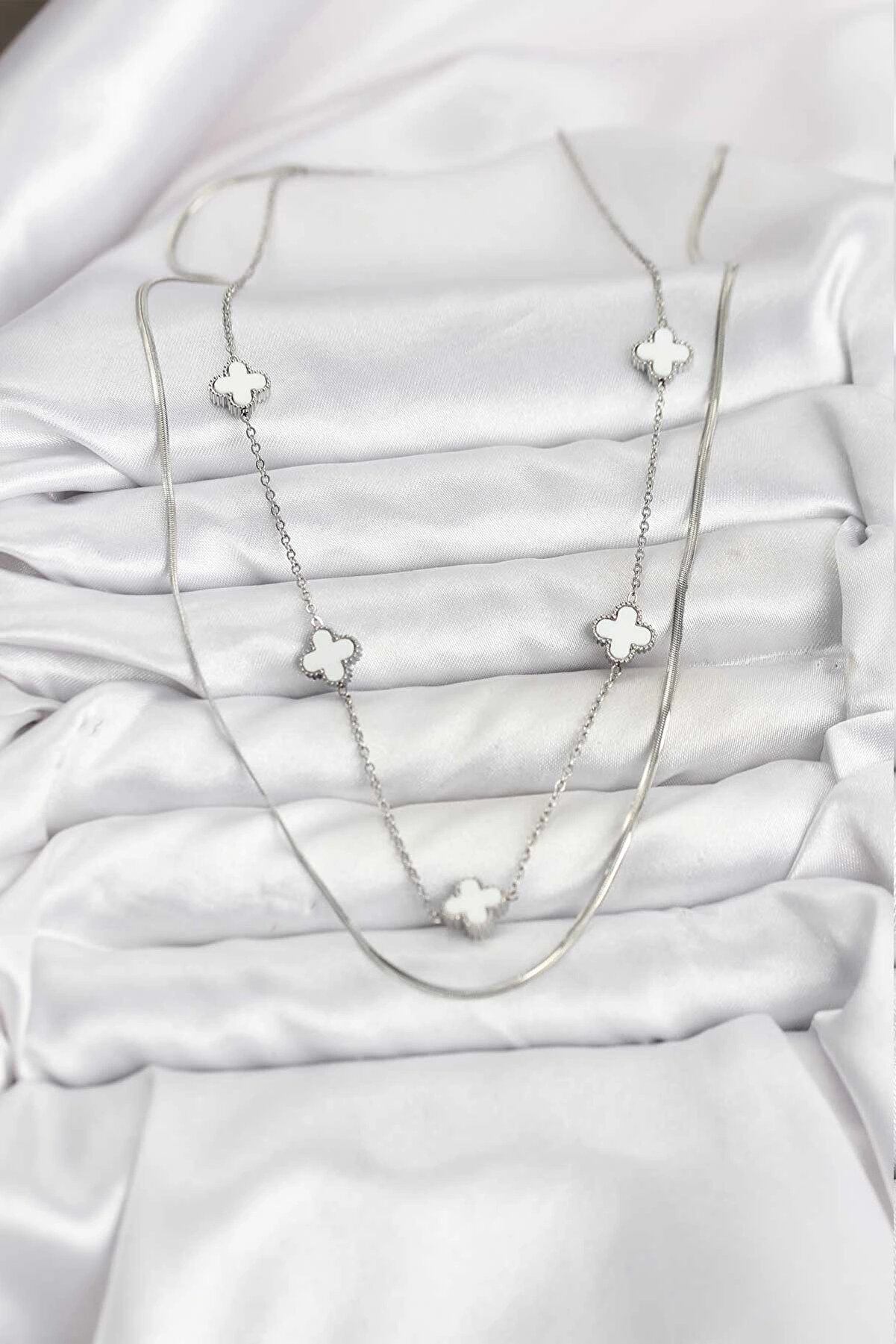 Buti̇k 316L &Ccedil;eli̇k Zi̇nci̇r G&uuml;m&uuml;ş Renk İtalyan Zi̇nci̇rli̇ Yonca Model Kadın Kolye