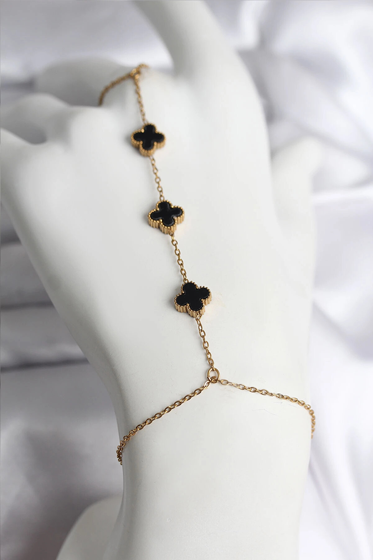 Buti̇k 316L &Ccedil;eli̇k Gold Renk Si̇yah Yonca Model Kadın Şahmeran