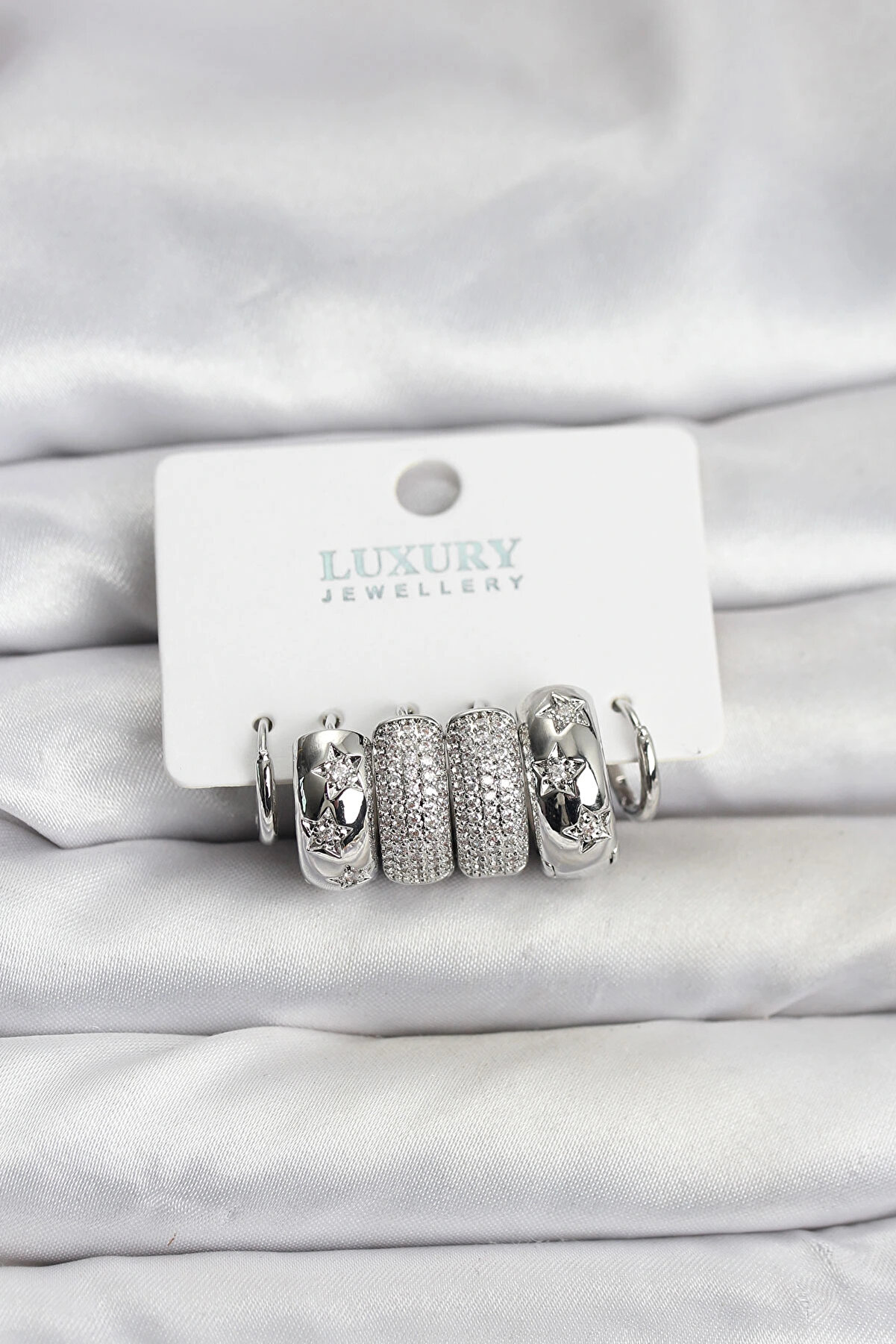 Buti̇k Zi̇rkon Taşlı Pi̇ri̇n&ccedil; G&uuml;m&uuml;ş Renk Halka Kadın K&uuml;pe Seti̇