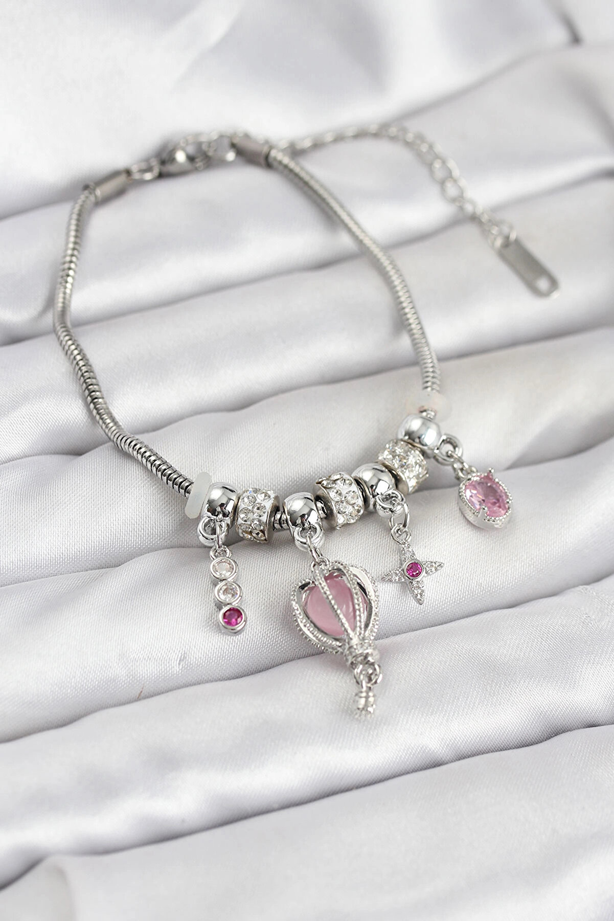 Buti̇k Pi̇ri̇n&ccedil; G&uuml;m&uuml;ş Renk U&ccedil;an Balon Charmlı Kadın Bi̇lekli̇k