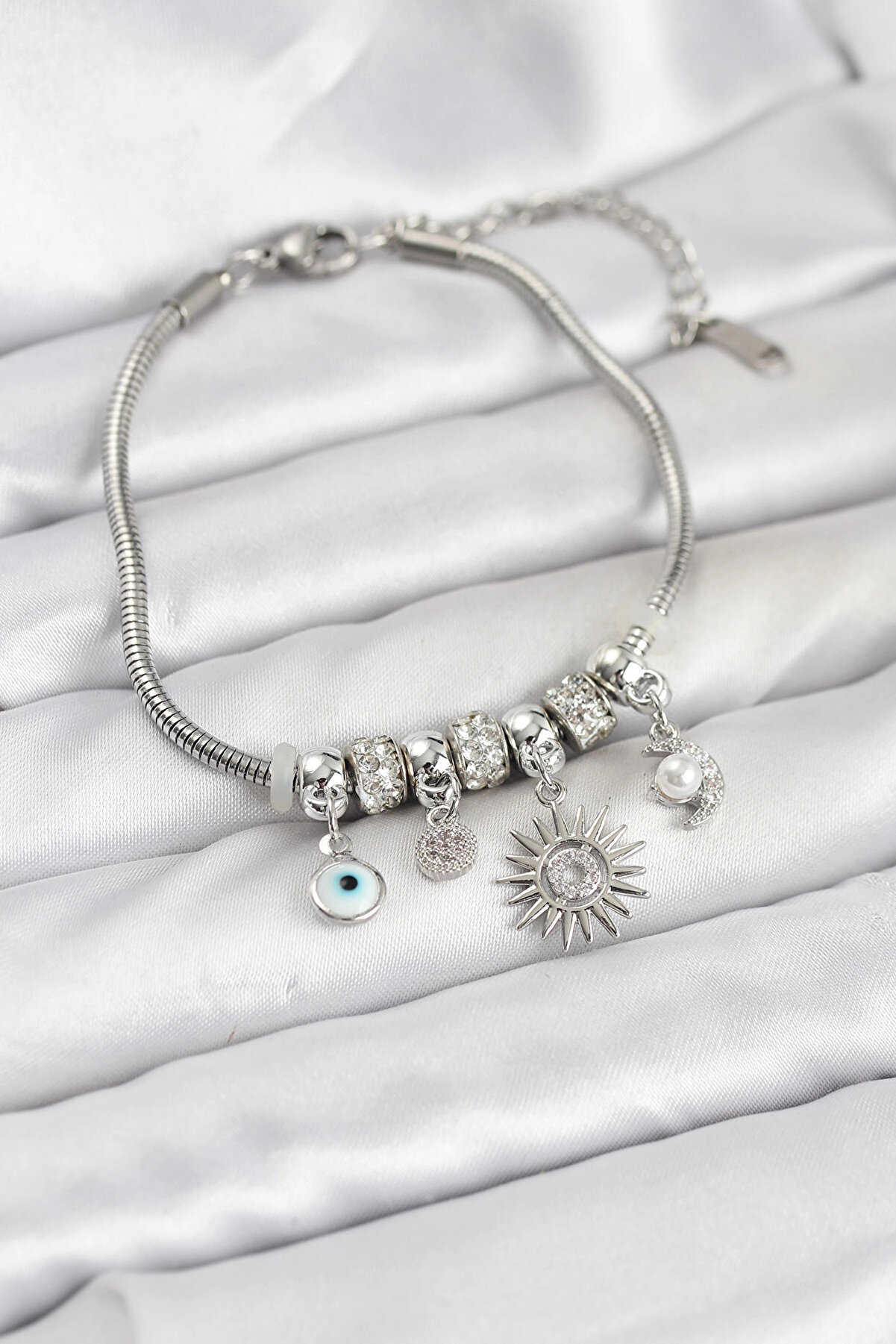 Buti̇k Pi̇ri̇n&ccedil; G&uuml;m&uuml;ş Renk G&uuml;neş Charmlı Kadın Bi̇lekli̇k