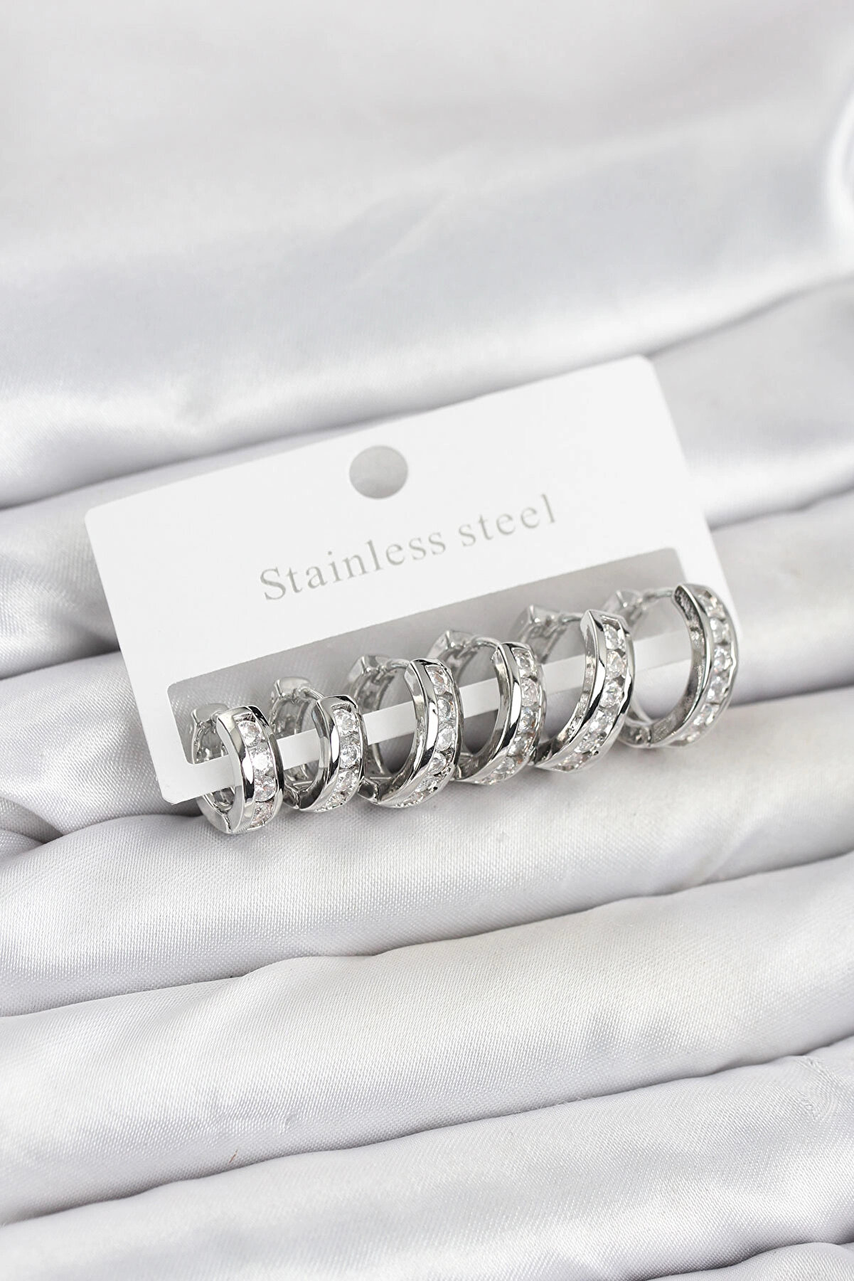 Buti̇k 316L &Ccedil;eli̇k G&uuml;m&uuml;ş Renk Su Yolu Halka K&uuml;pe Seti̇