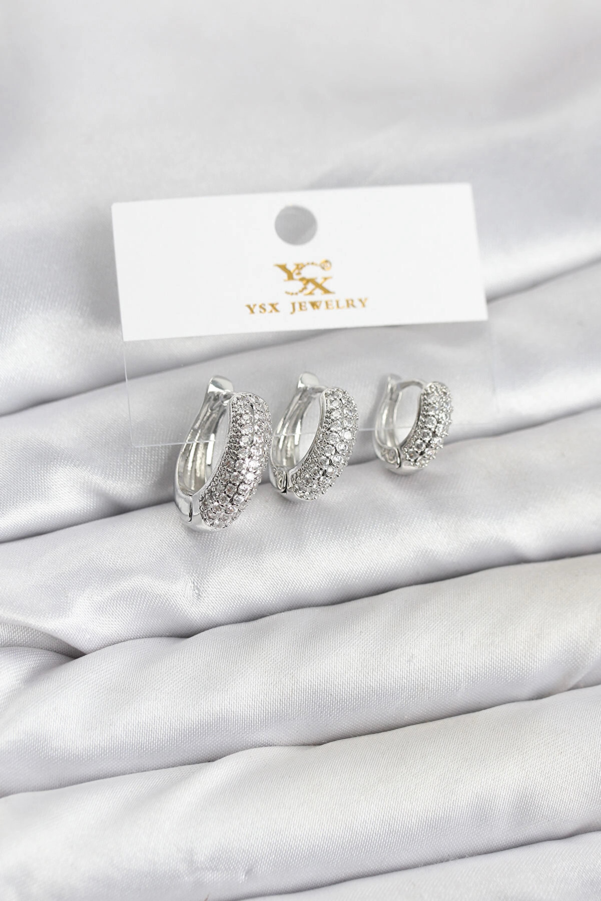 Buti̇k Pi̇ri̇n&ccedil; G&uuml;m&uuml;ş Renk Zi̇rkon Taşlı Halka Model Ysx Tri̇o K&uuml;pe Seti̇