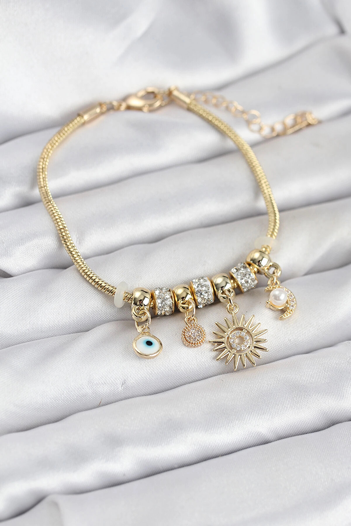 Buti̇k Pi̇ri̇n&ccedil; Gold Renk G&uuml;neş Charmlı Kadın Bi̇lekli̇k