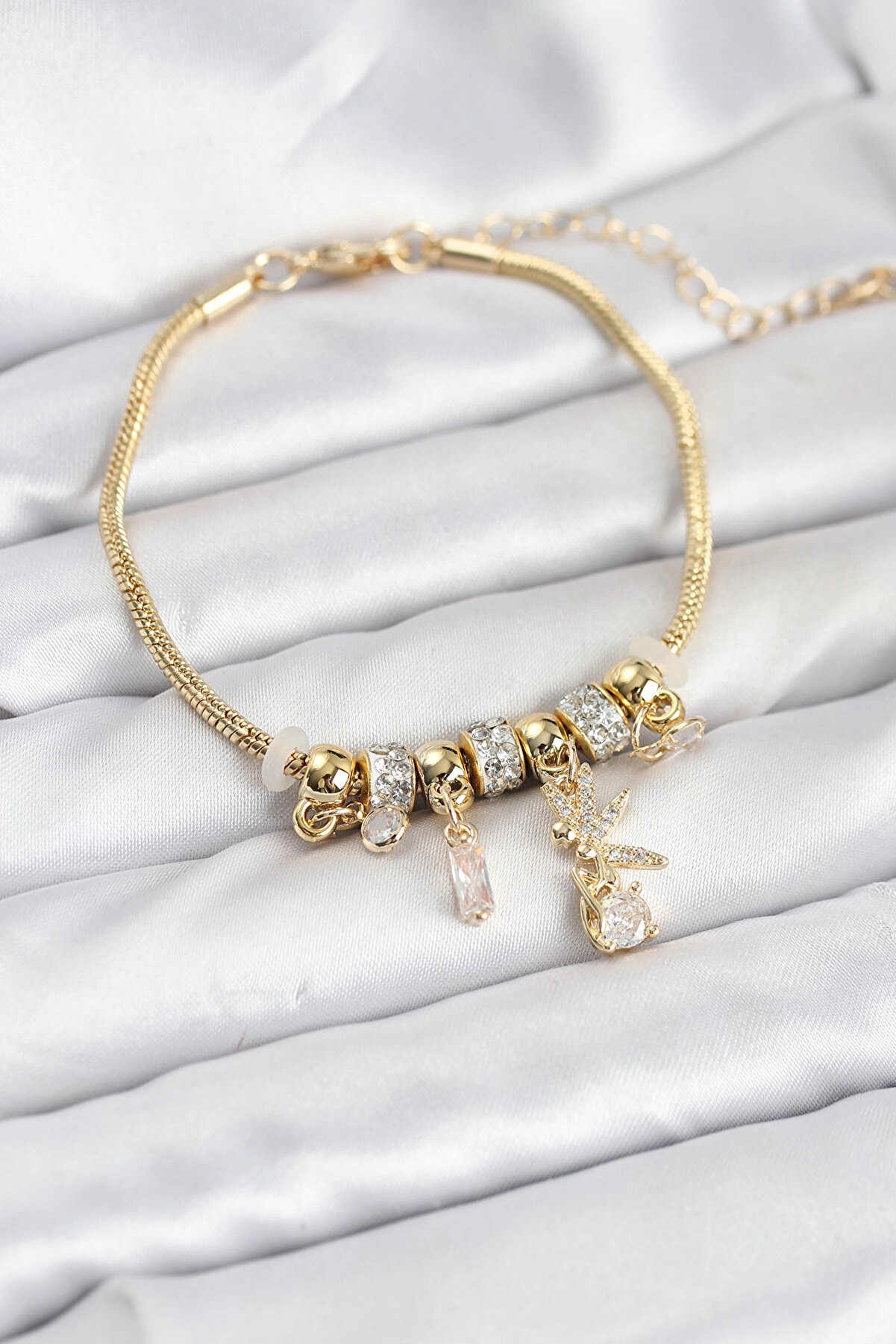 Buti̇k Pi̇ri̇n&ccedil; Gold Renk Ti̇nkerbell Charmlı Kadın Bi̇lekli̇k