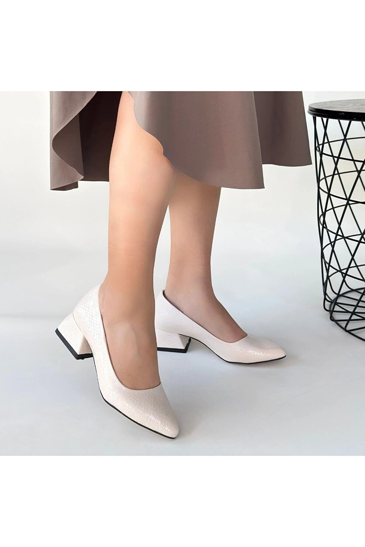 Ethab Ti̇caret Ni̇tya Bej Baskılı Rugan Topuklu Ayakkabı