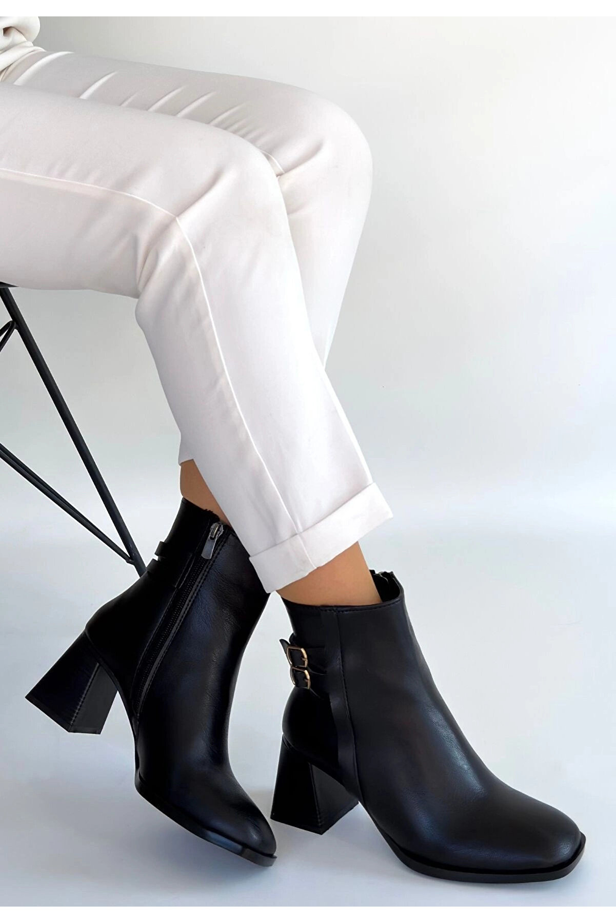 Ethab Ti̇caret Kanda Si̇yah Ci̇lt Topuklu Bot