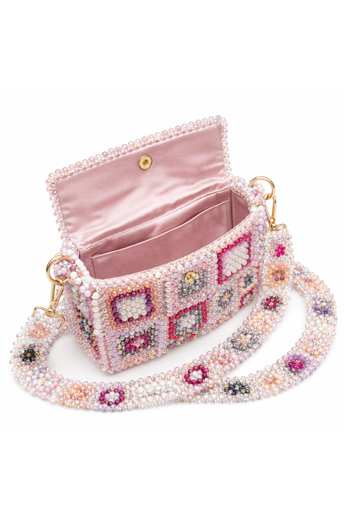 Ateli̇er Emi̇ne Budi̇no Roseli̇sse