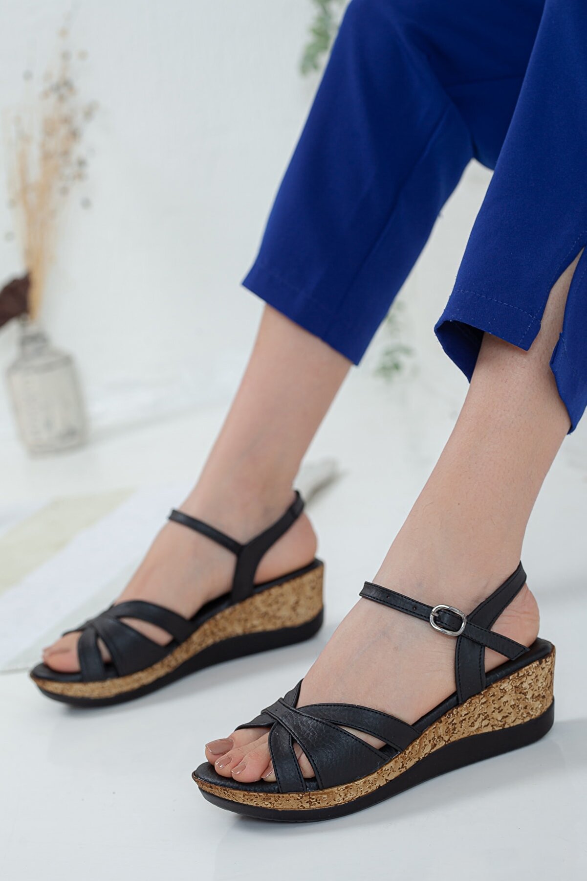 Gult Kadın Platform Topuklu Sandalet Üç Bant Si̇yah