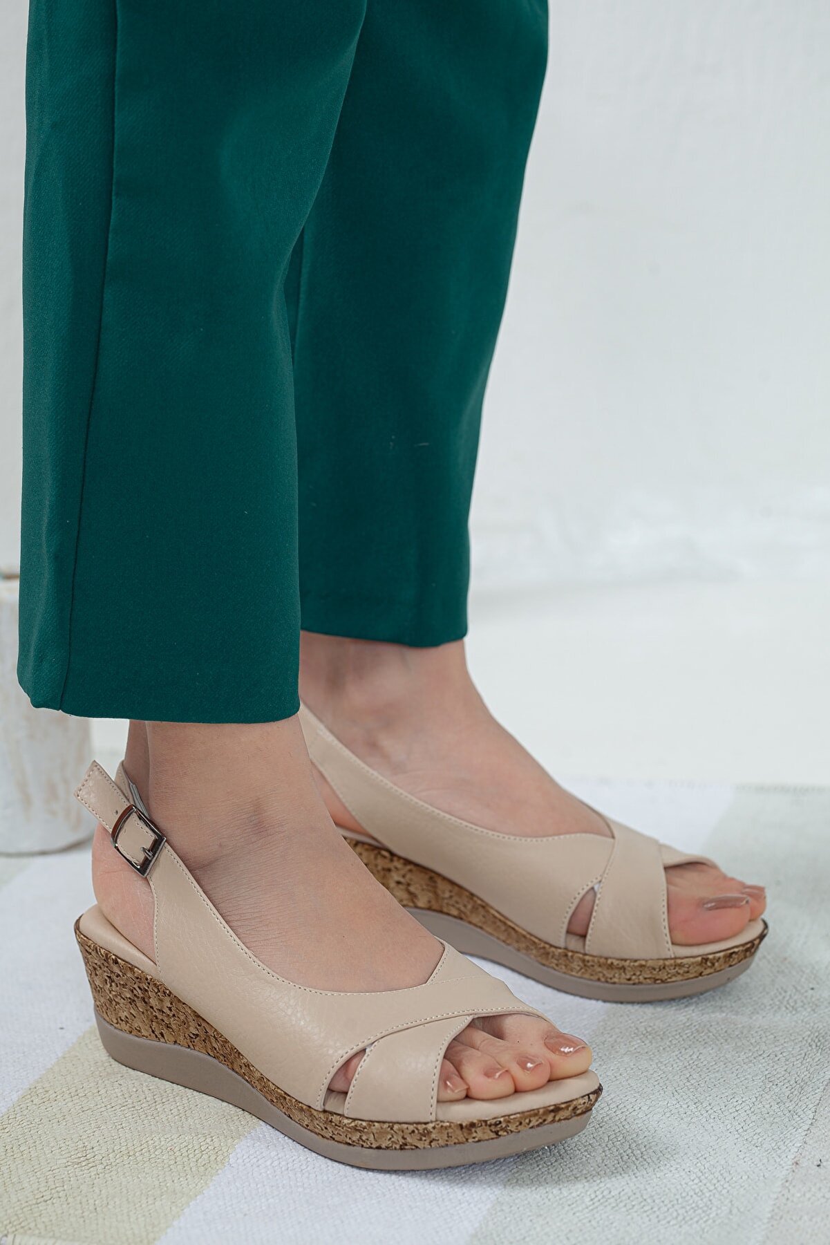 Gult Kadın Platform Topuklu Sandalet Çapraz Arkadan Bağlamalı Ten Nude