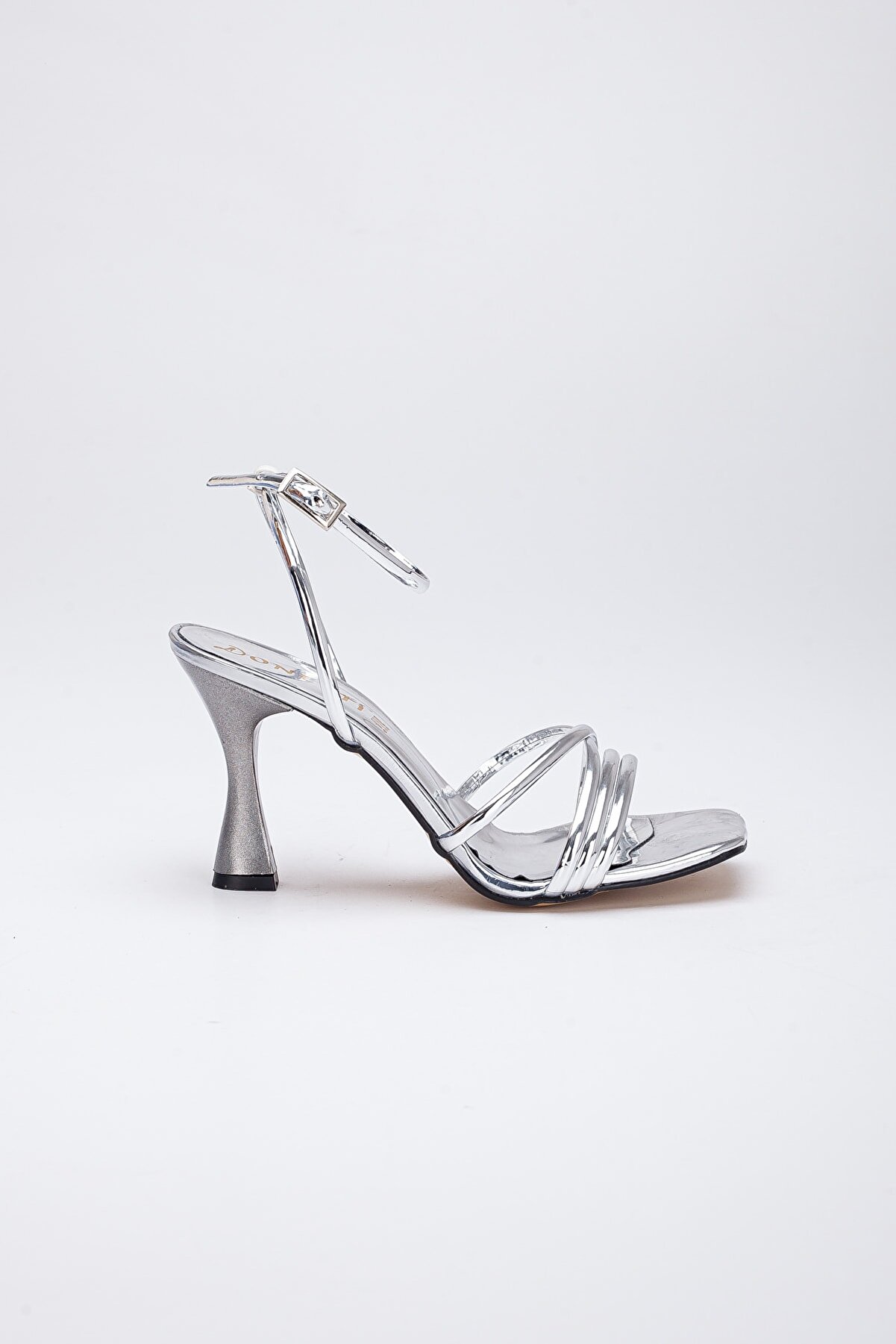 Lukatlove Kadın Gümüş Bi̇lekten Bağlamalı Topuklu Ayakkabı